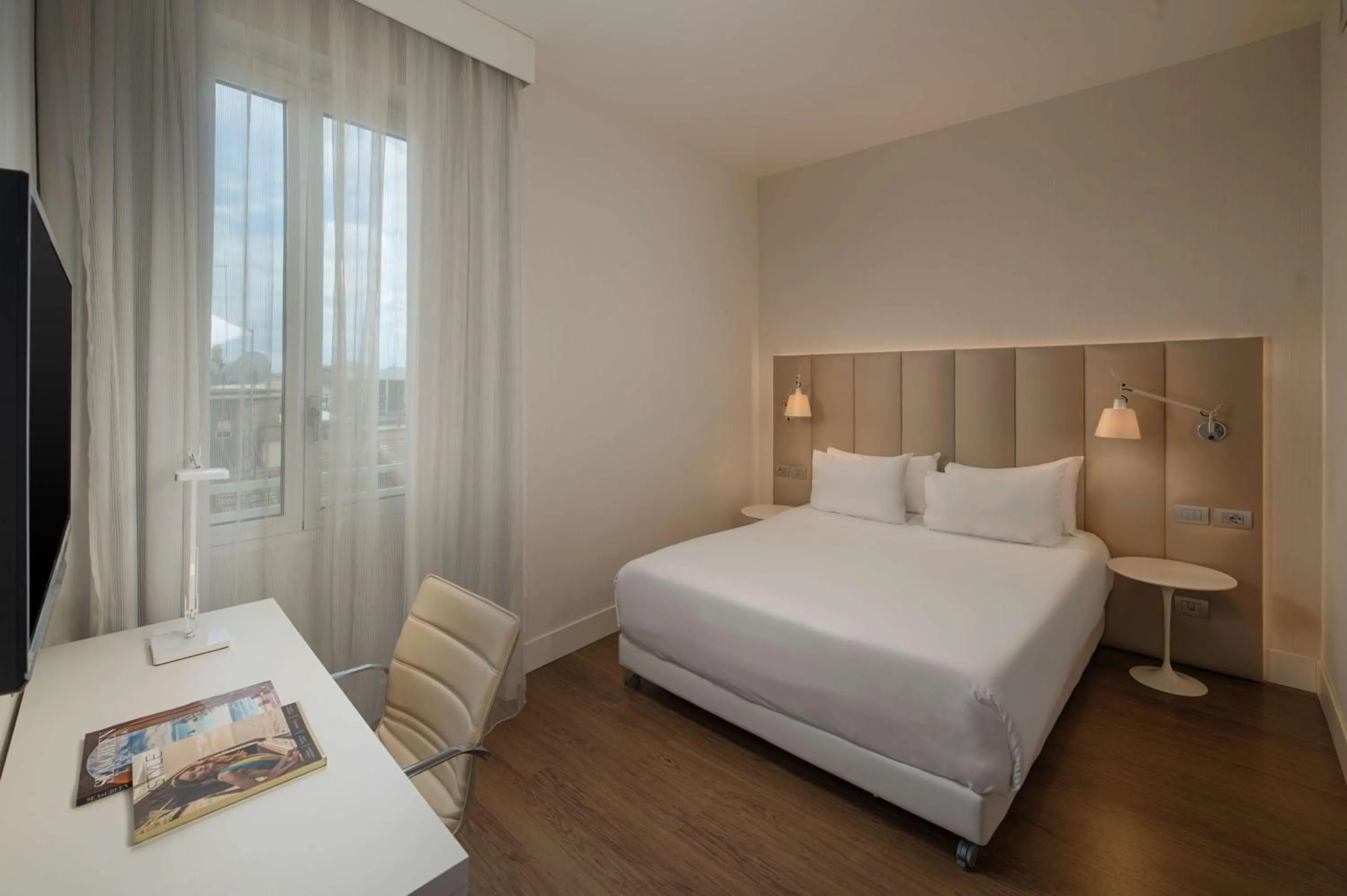 Bedroom, Bed in NH Genova Centro