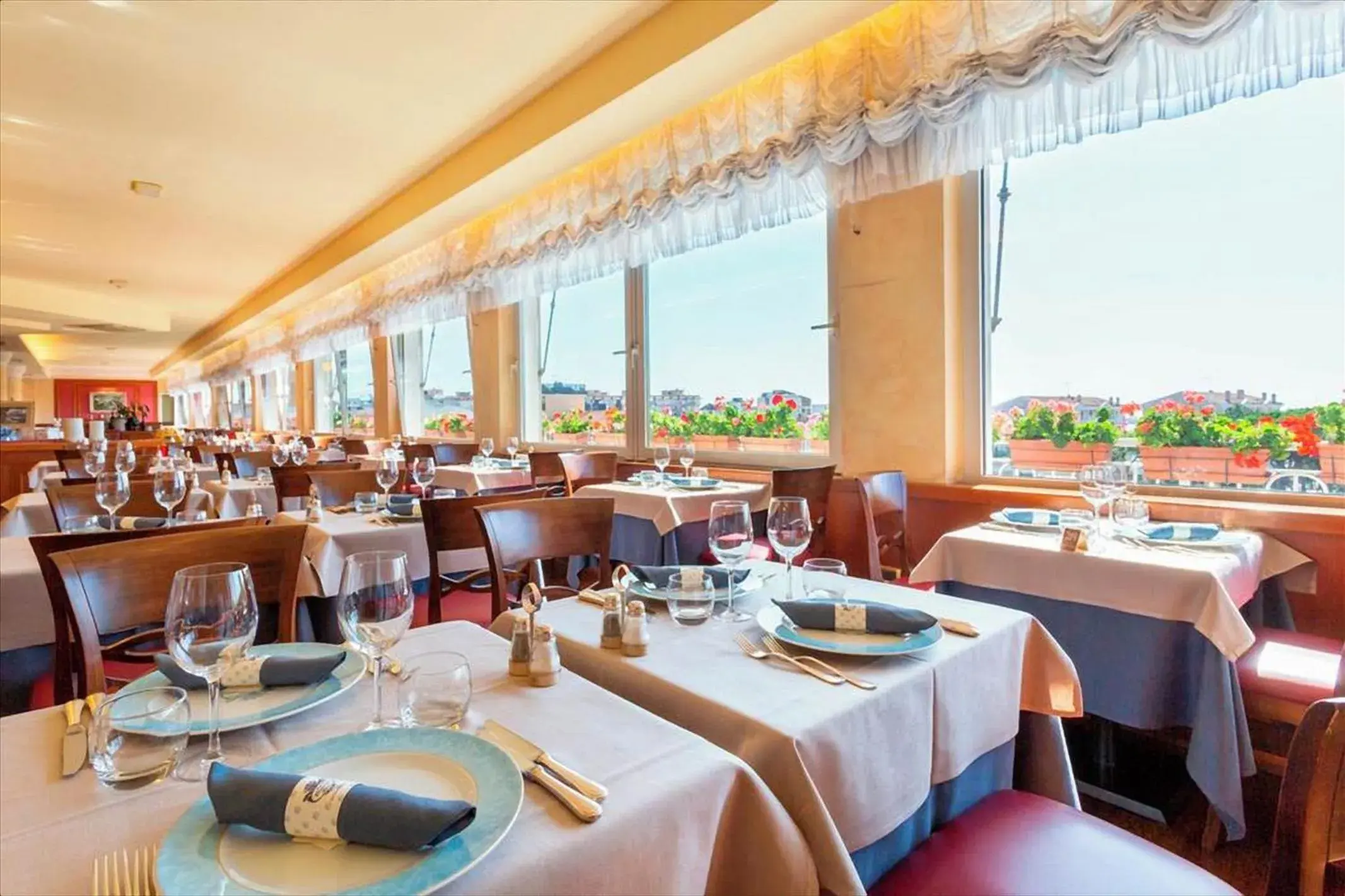 Restaurant/places to eat in Hotel Principe Palace Restaurant/places to eat in Hotel Principe Palace