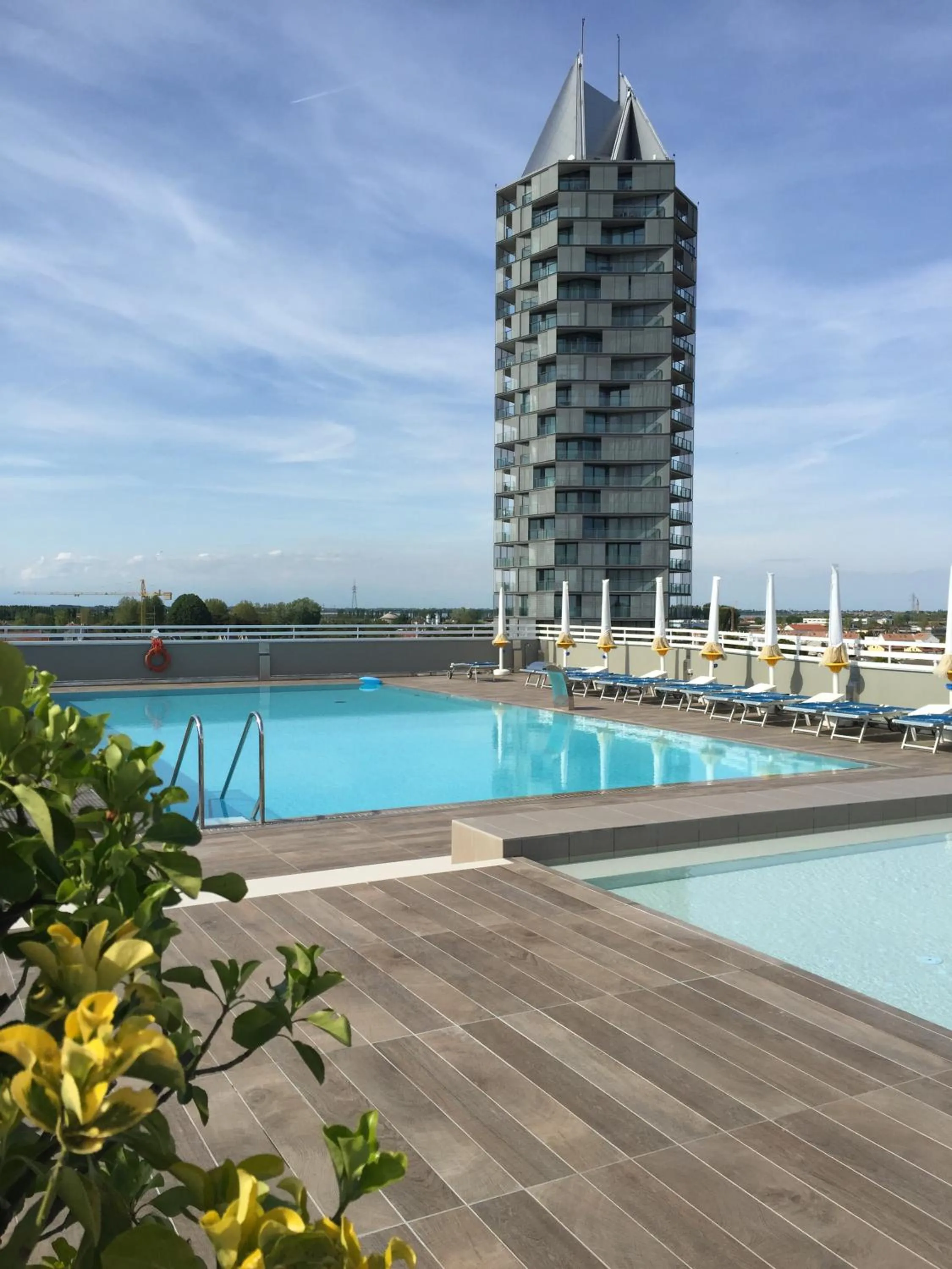 Swimming pool in Hotel Principe Palace