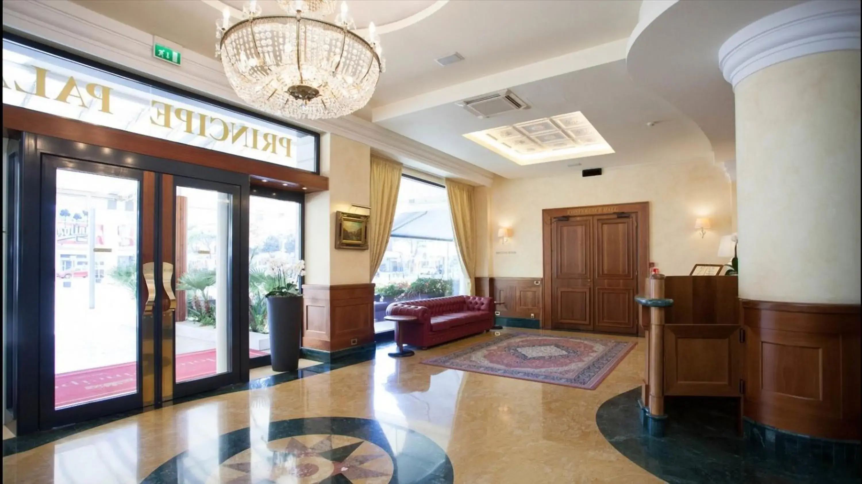 Lobby or reception in Hotel Principe Palace Lobby or reception in Hotel Principe Palace