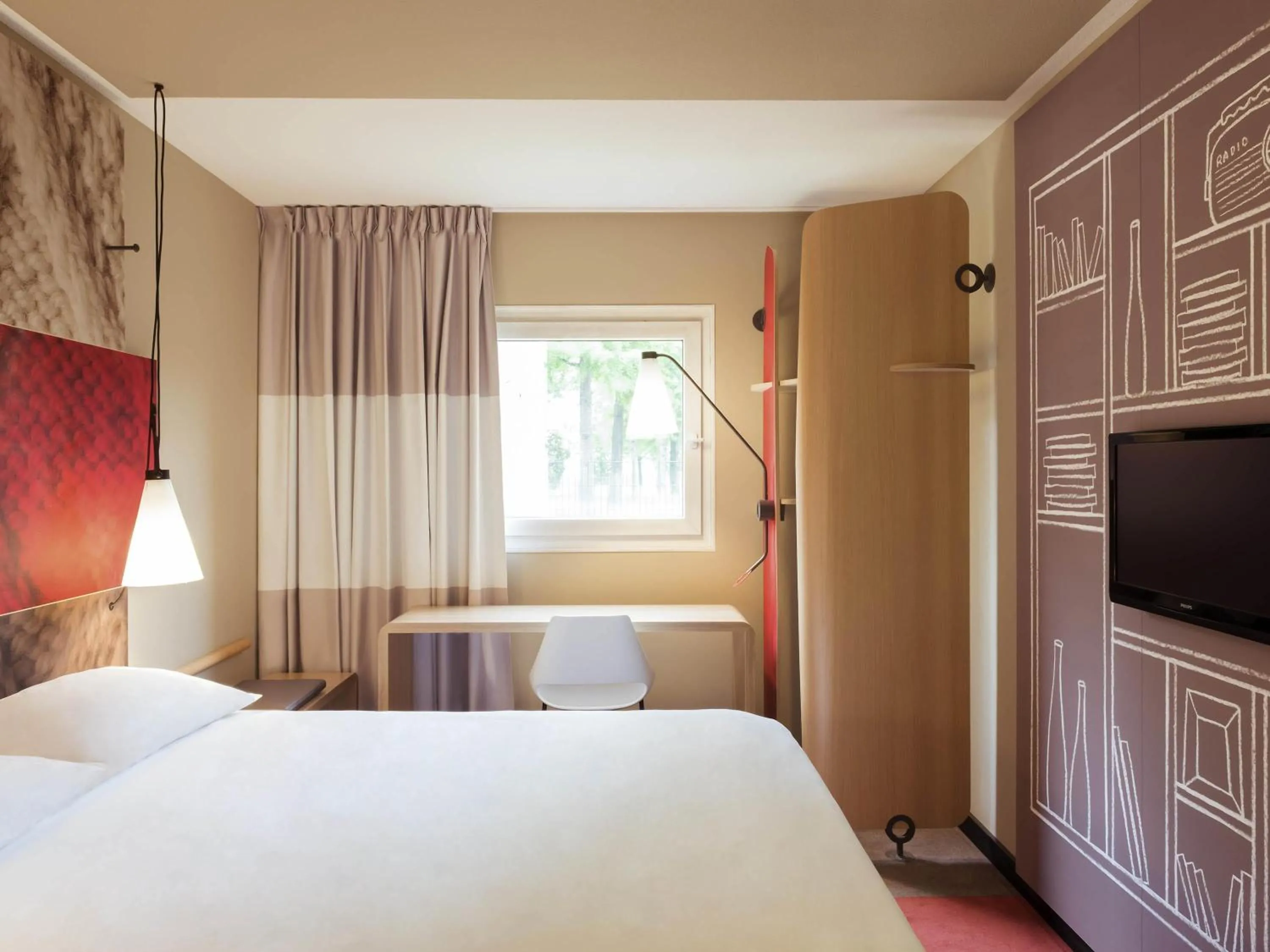 Bedroom, Bed in Hotel Ibis Coimbra Centro