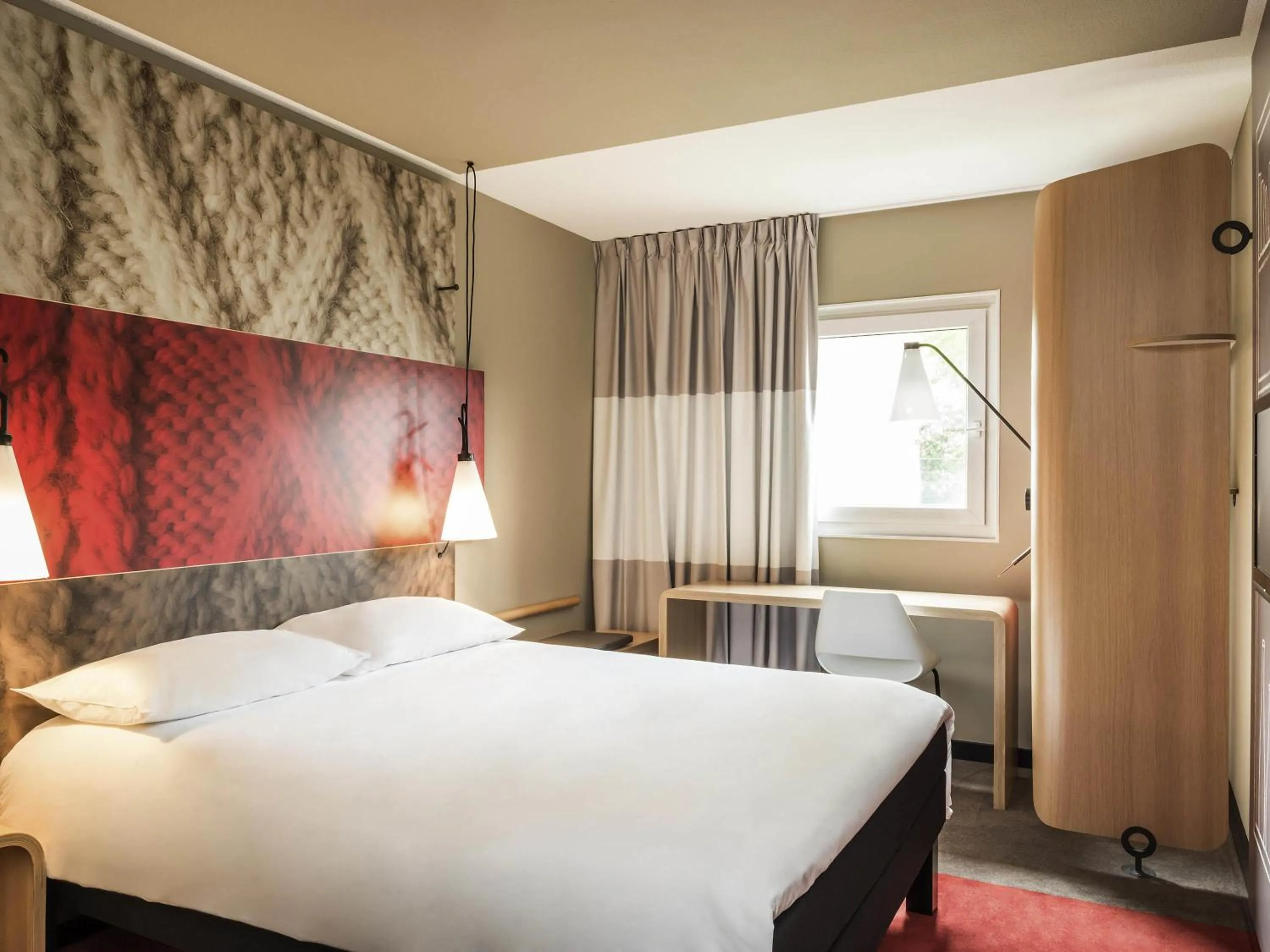 TV and multimedia, Bed in Hotel Ibis Coimbra Centro