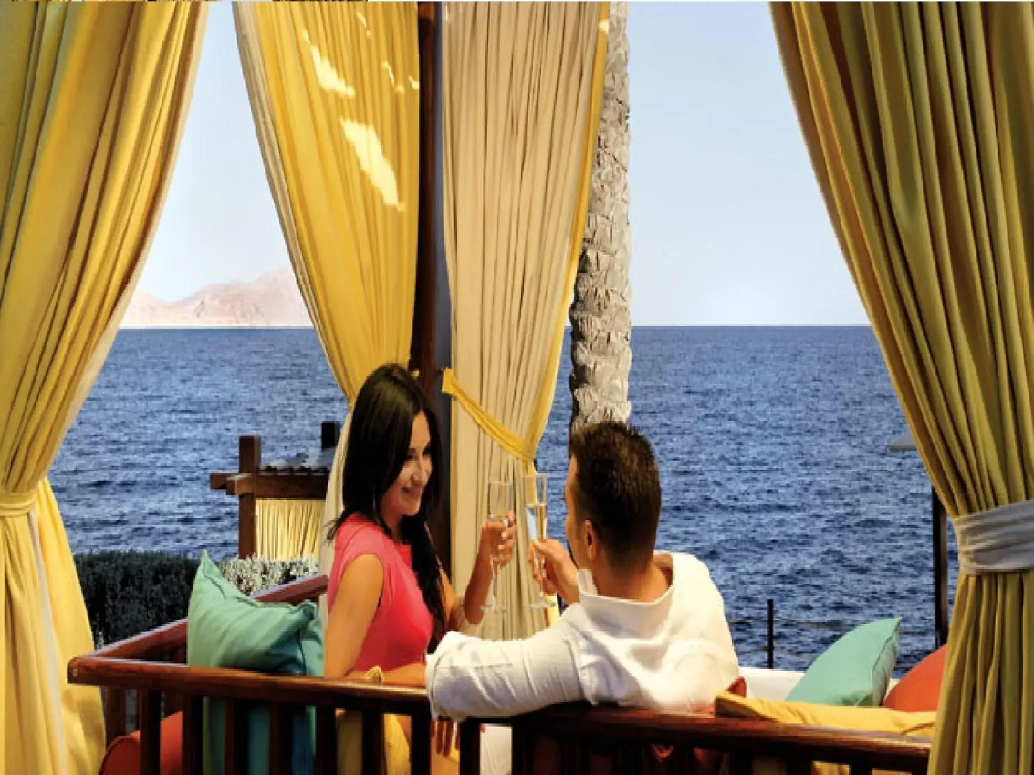 Lounge or bar in Grand Rotana Resort & Spa Lounge or bar in Grand Rotana Resort & Spa