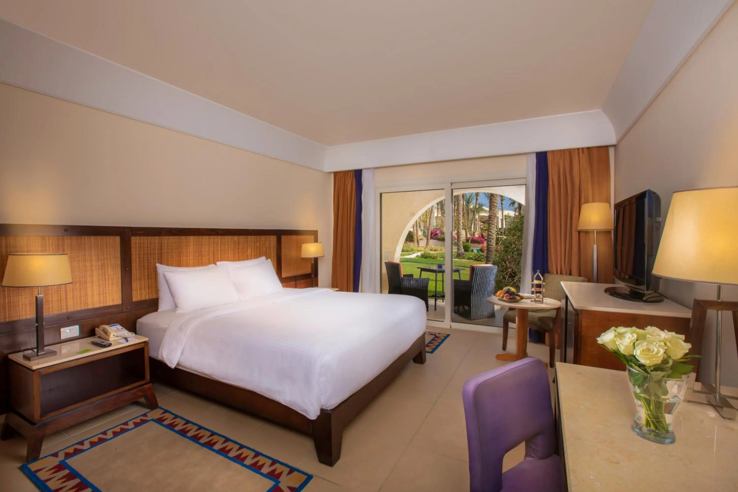 View (from property/room), Bed in Grand Rotana Resort & Spa