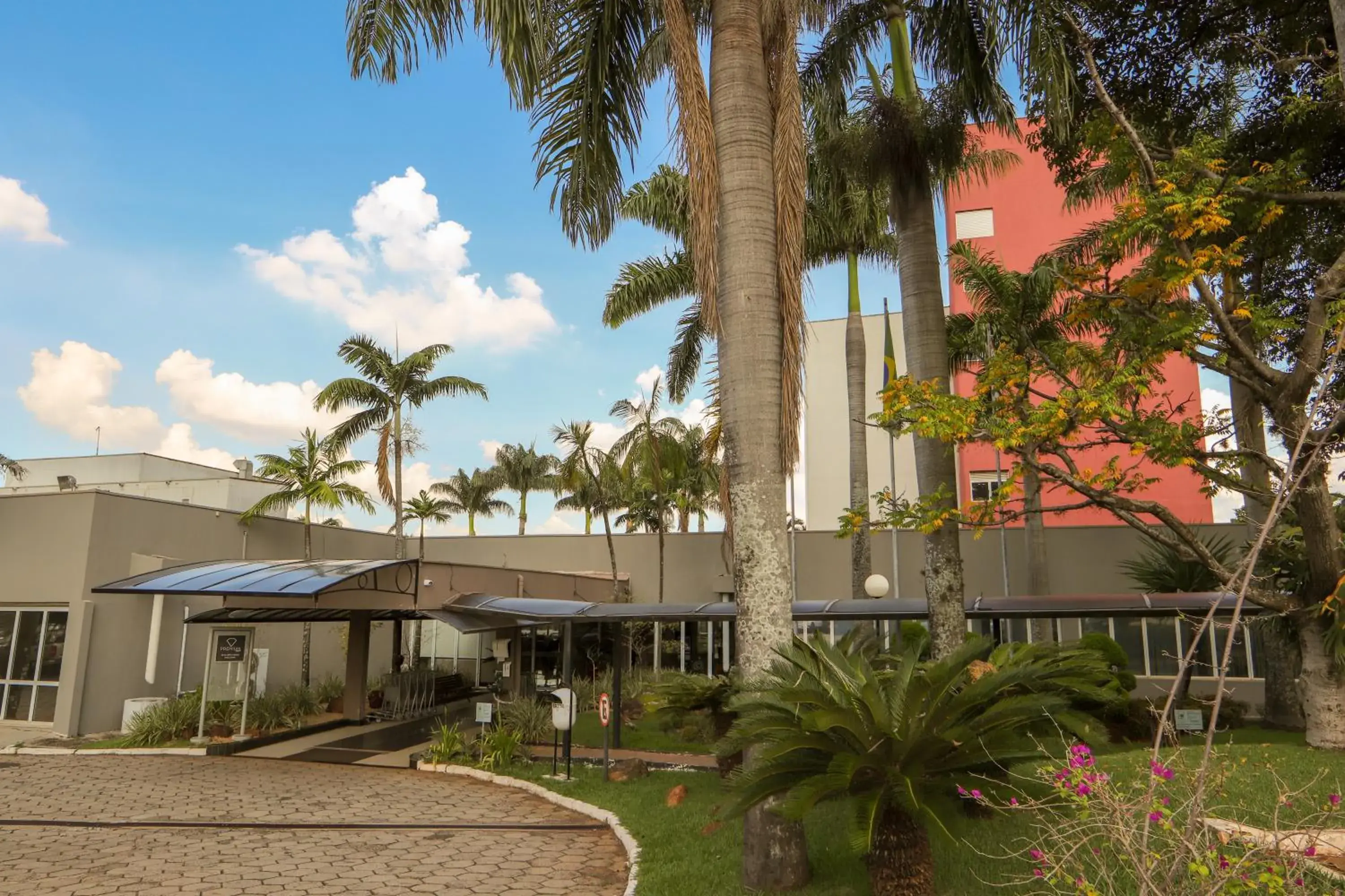 Facade/entrance in Hotel Premium Campinas Facade/entrance in Hotel Premium Campinas