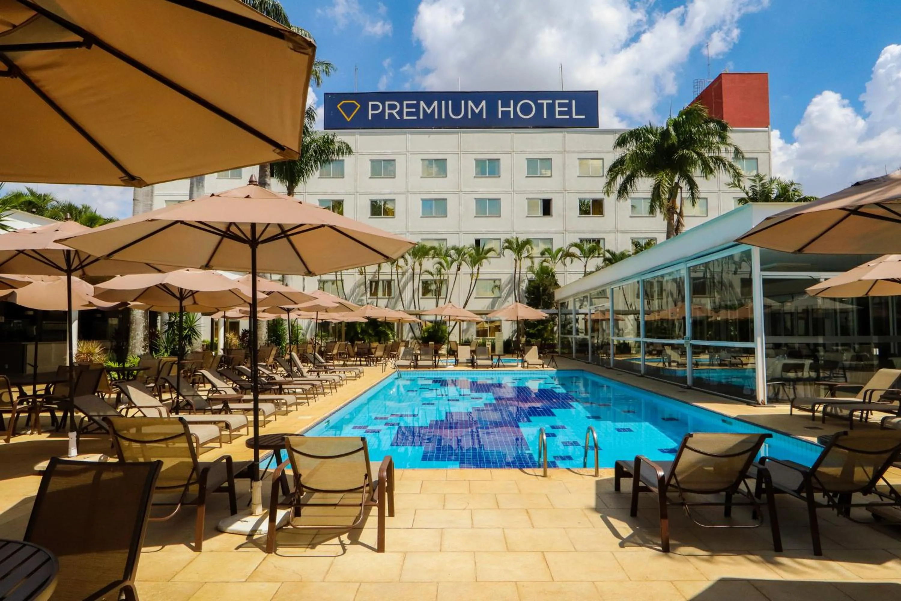 Facade/entrance in Hotel Premium Campinas