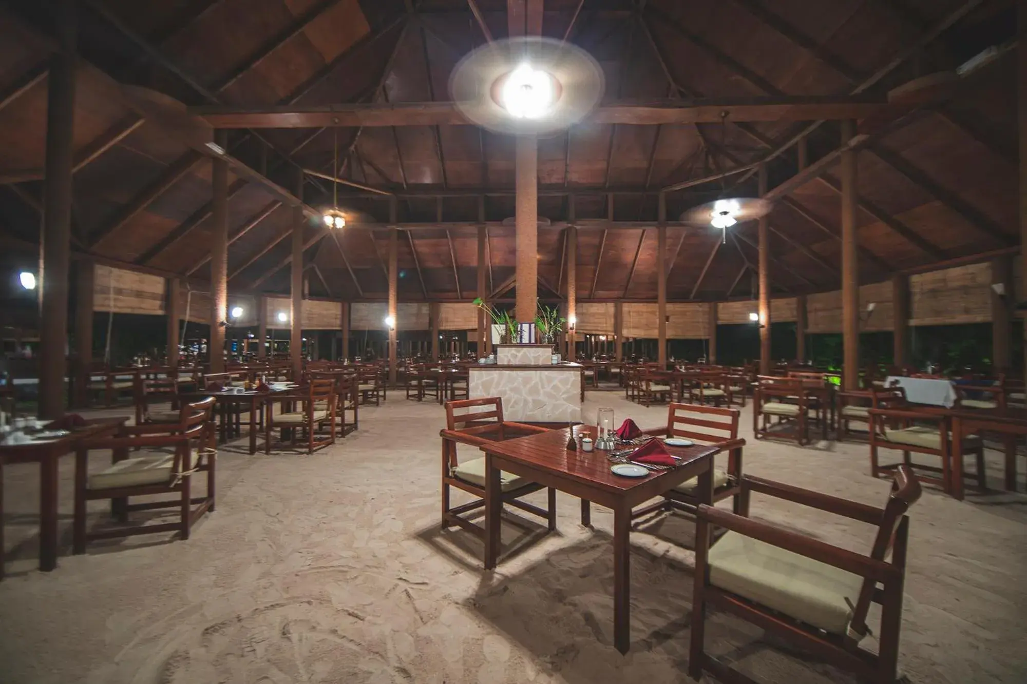 Restaurant/places to eat in Filitheyo Island Resort Restaurant/places to eat in Filitheyo Island Resort