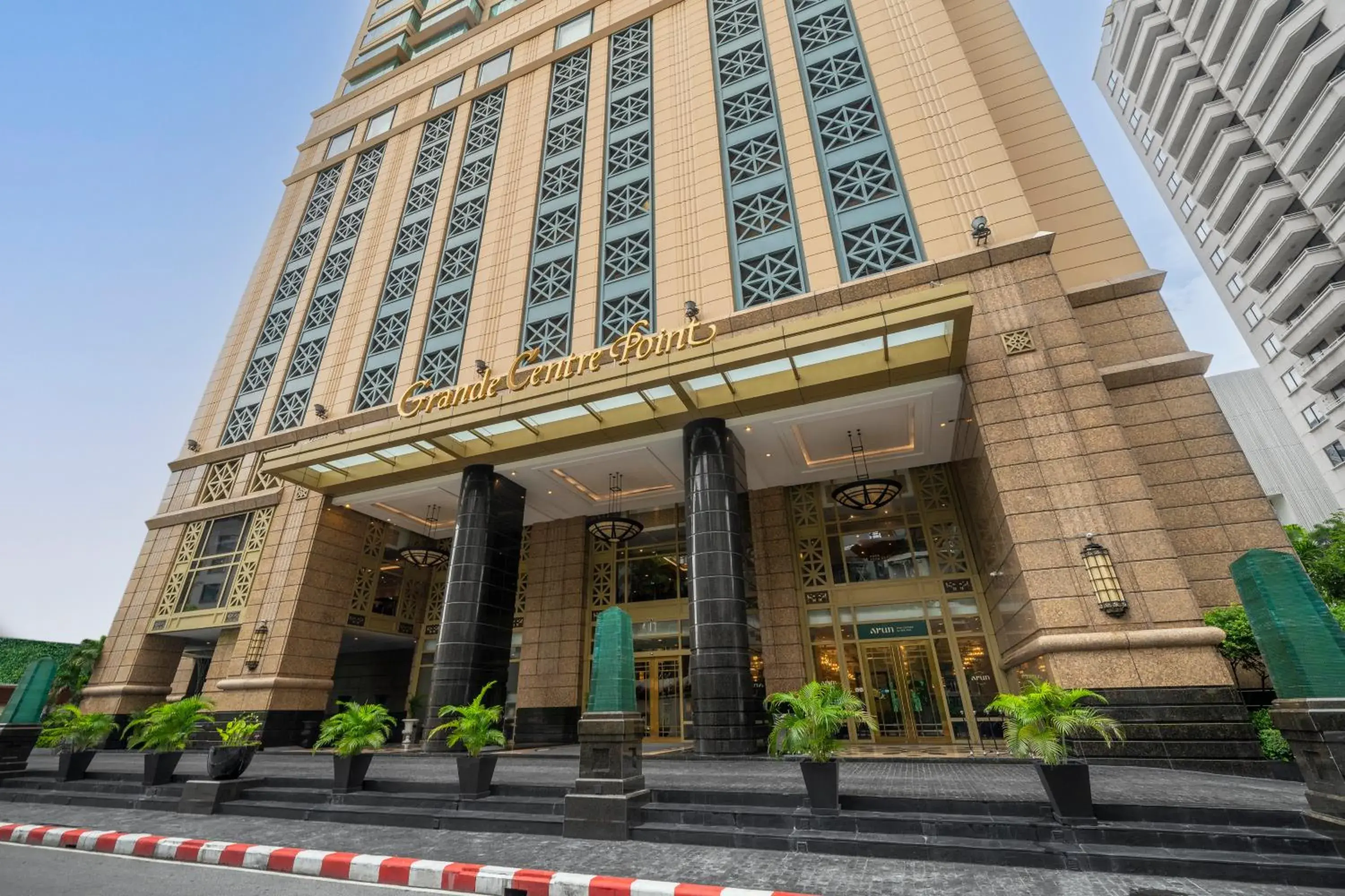 Property building in Grande Centre Point Hotel Ratchadamri Bangkok Property building in Grande Centre Point Hotel Ratchadamri Bangkok