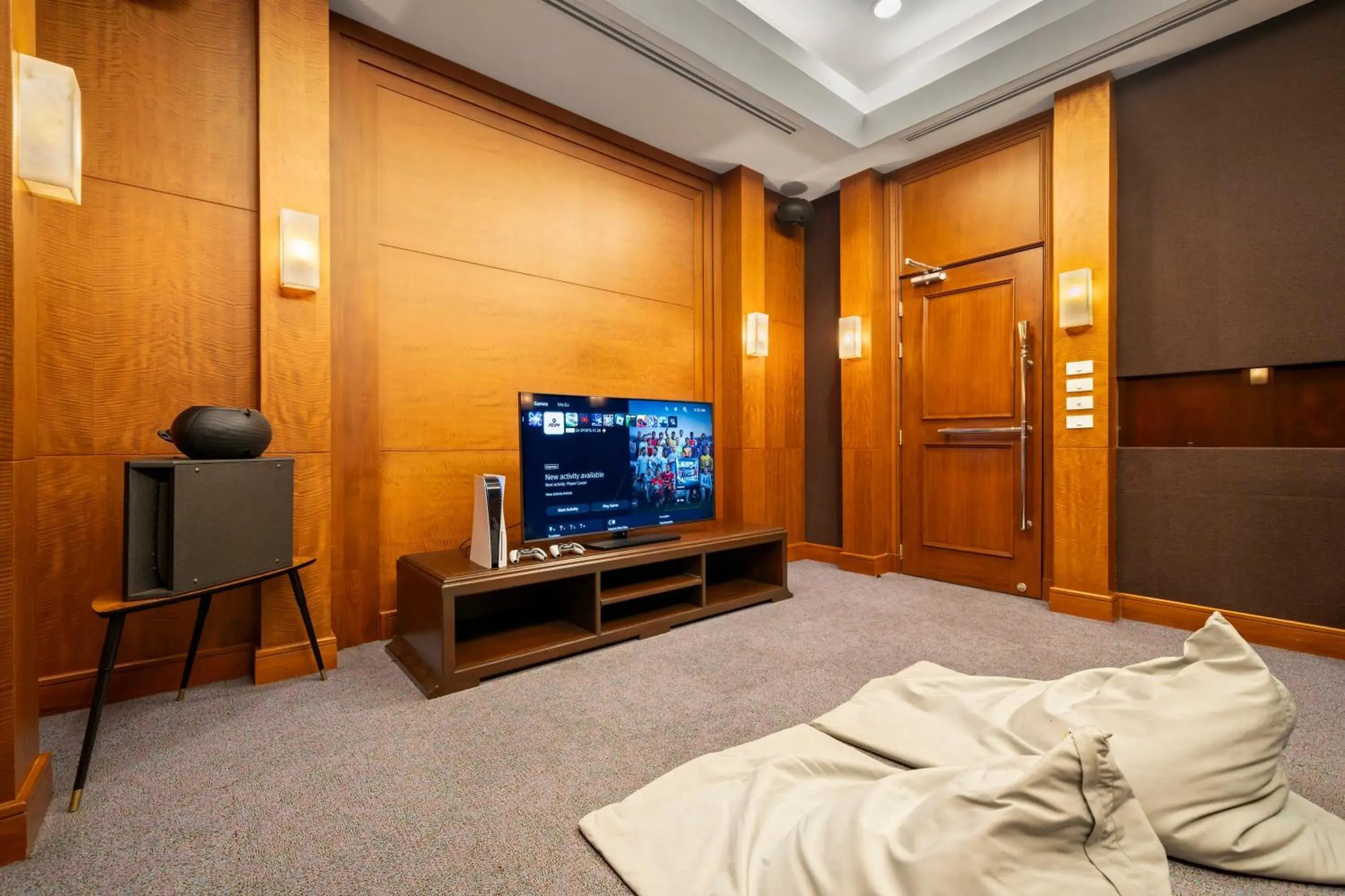 Game Room, Bed in Grande Centre Point Hotel Ratchadamri Bangkok Game Room, Bed in Grande Centre Point Hotel Ratchadamri Bangkok