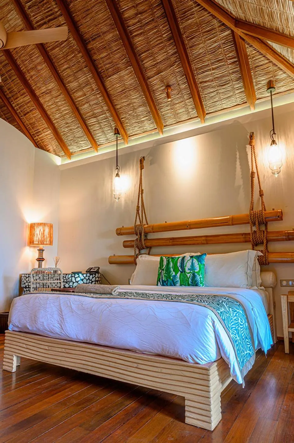 Bedroom, Bed in Constance Moofushi Maldives - All Inclusive