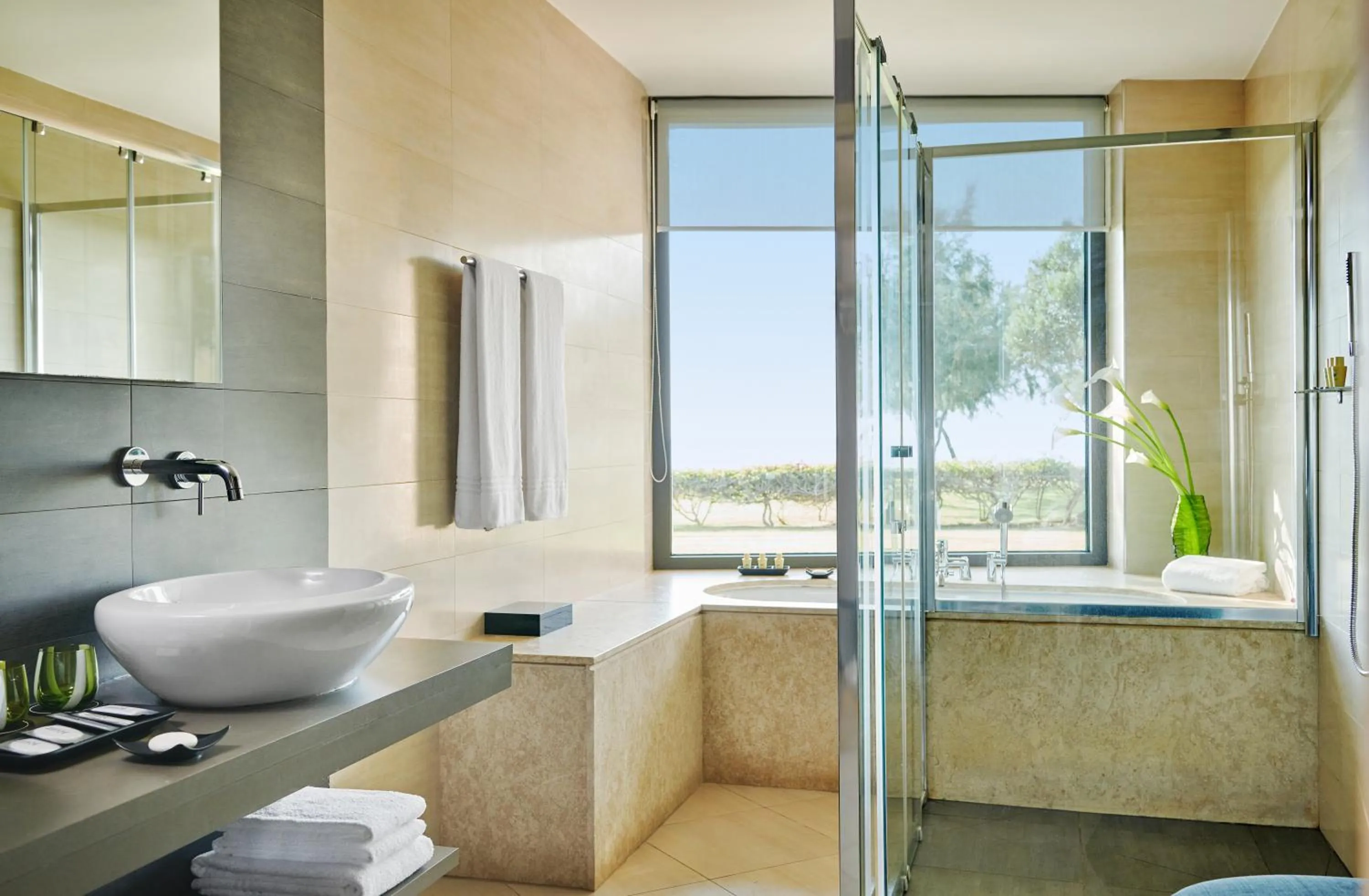 Bathroom in Capovaticano Resort Thalasso Spa