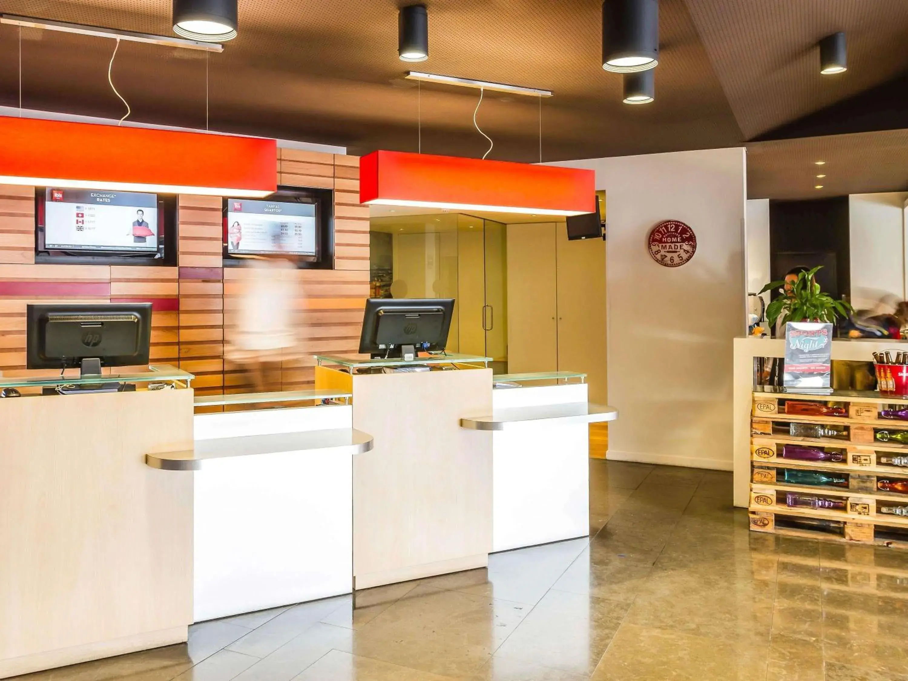 Property building in Hotel Ibis Lisboa Sintra Property building in Hotel Ibis Lisboa Sintra