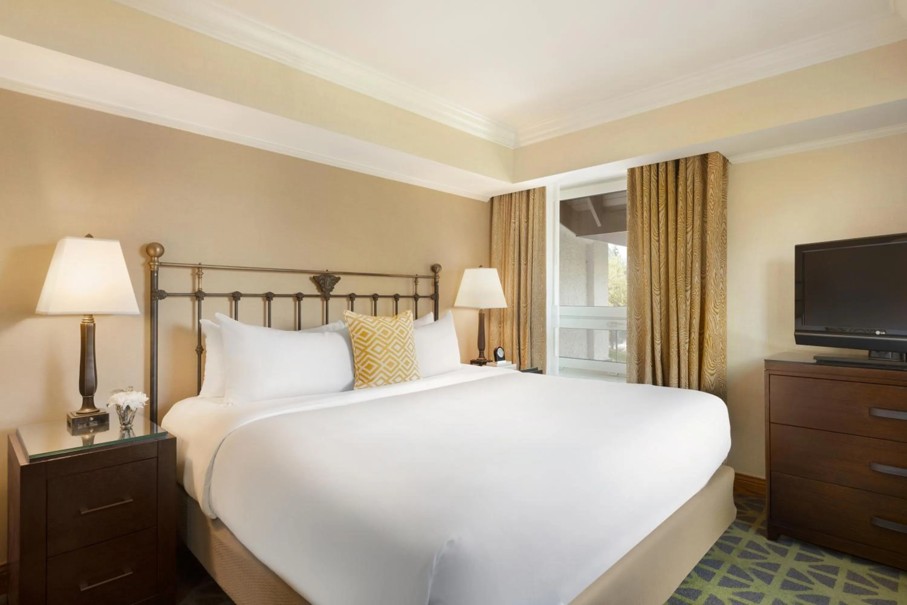 Gatehouse Suite View 2 Queen in Fairmont Banff Springs