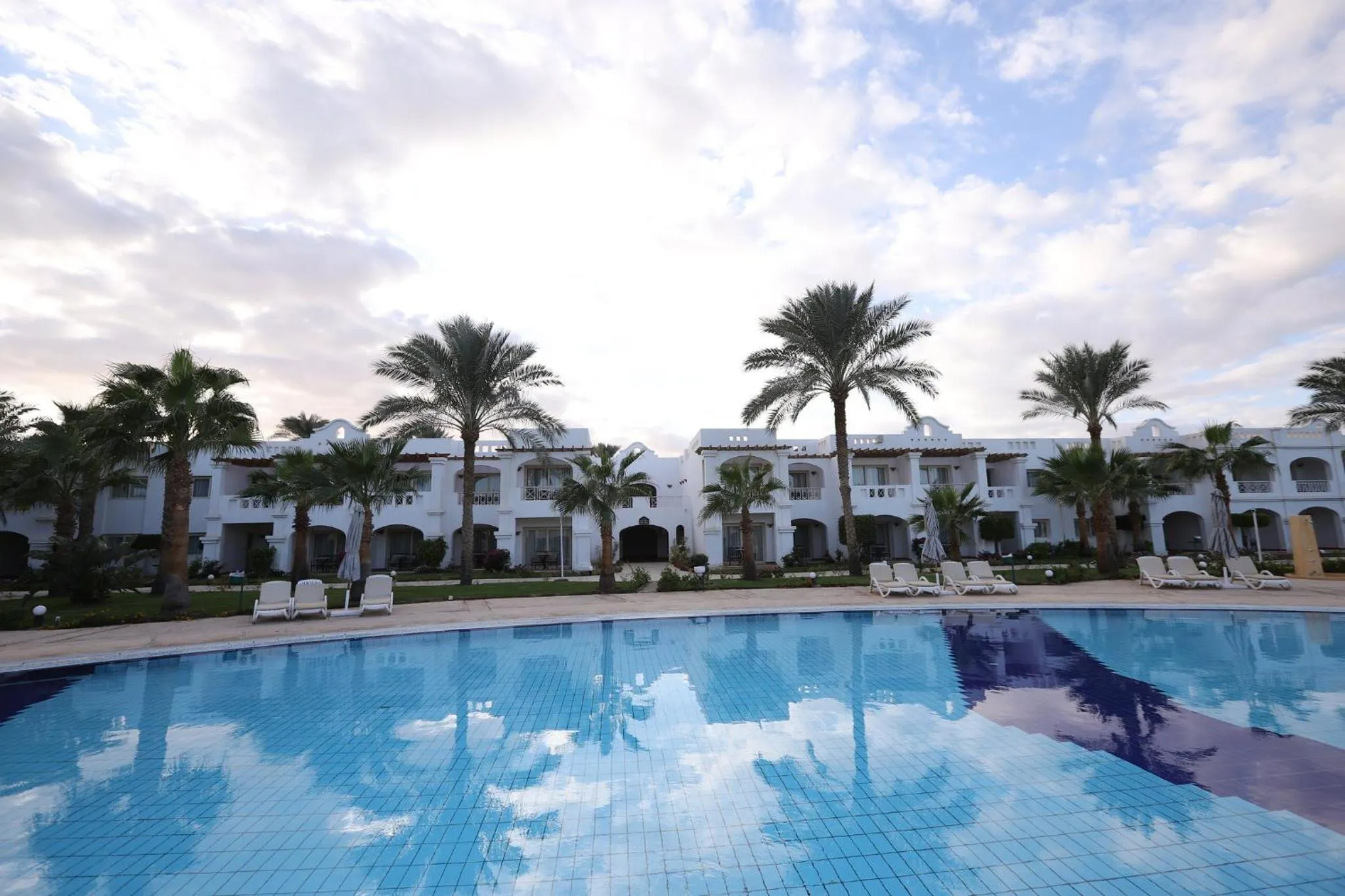 Swimming pool in Continental Plaza Beach Resort
