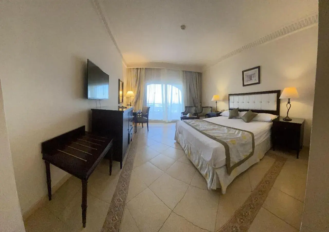Property building, Bed in Continental Plaza Beach Resort Property building, Bed in Continental Plaza Beach Resort