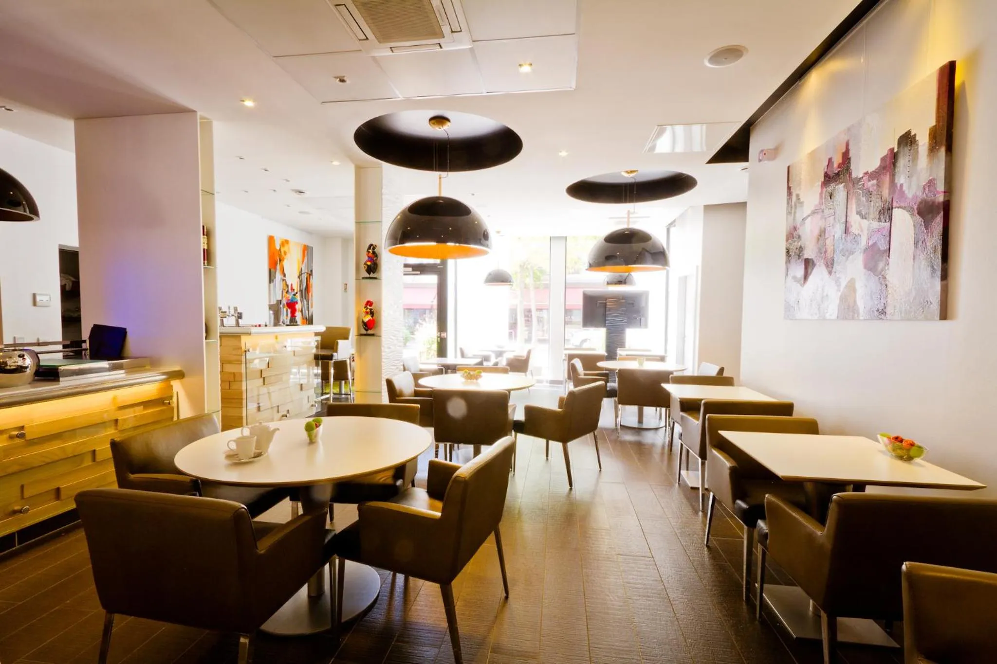 Restaurant/places to eat in Hôtel et Spa La Villa K - Basel Airport