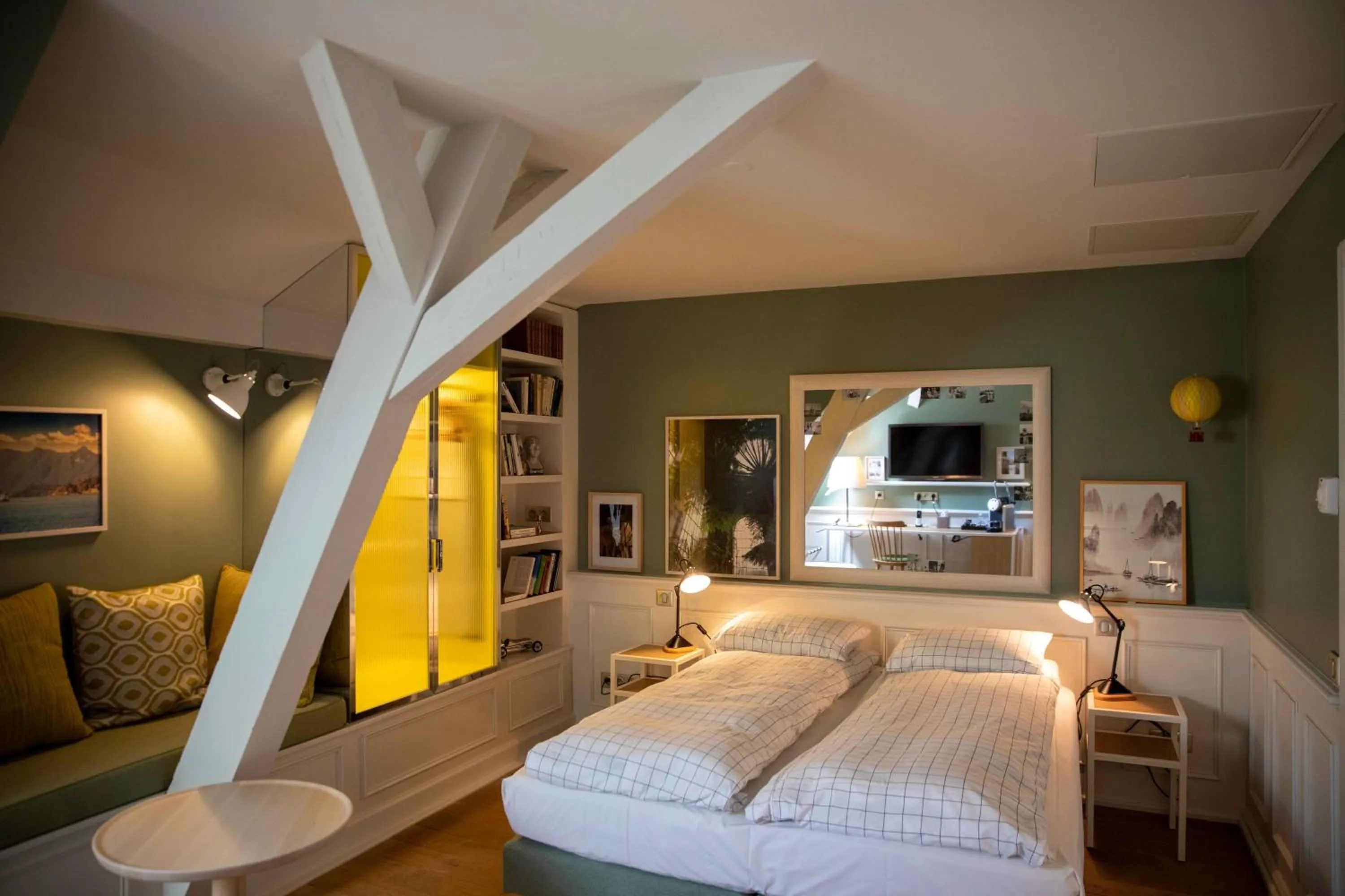 Photo of the whole room, Bed in Hôtel et Spa La Villa K - Basel Airport