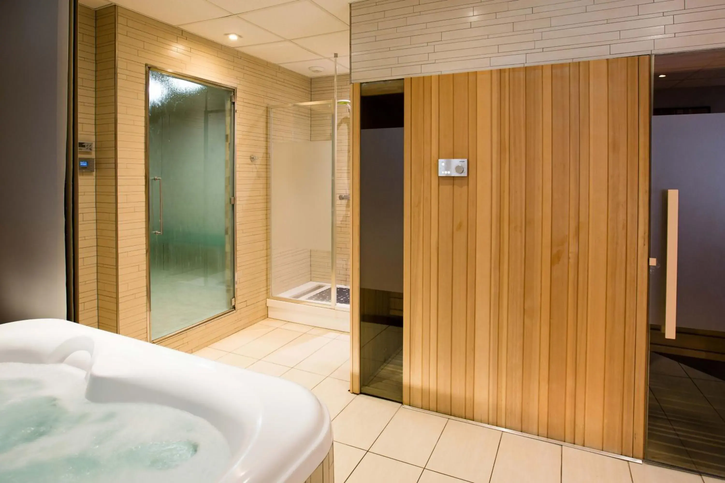 Spa and wellness centre/facilities in Hôtel et Spa La Villa K - Basel Airport Spa and wellness centre/facilities in Hôtel et Spa La Villa K - Basel Airport