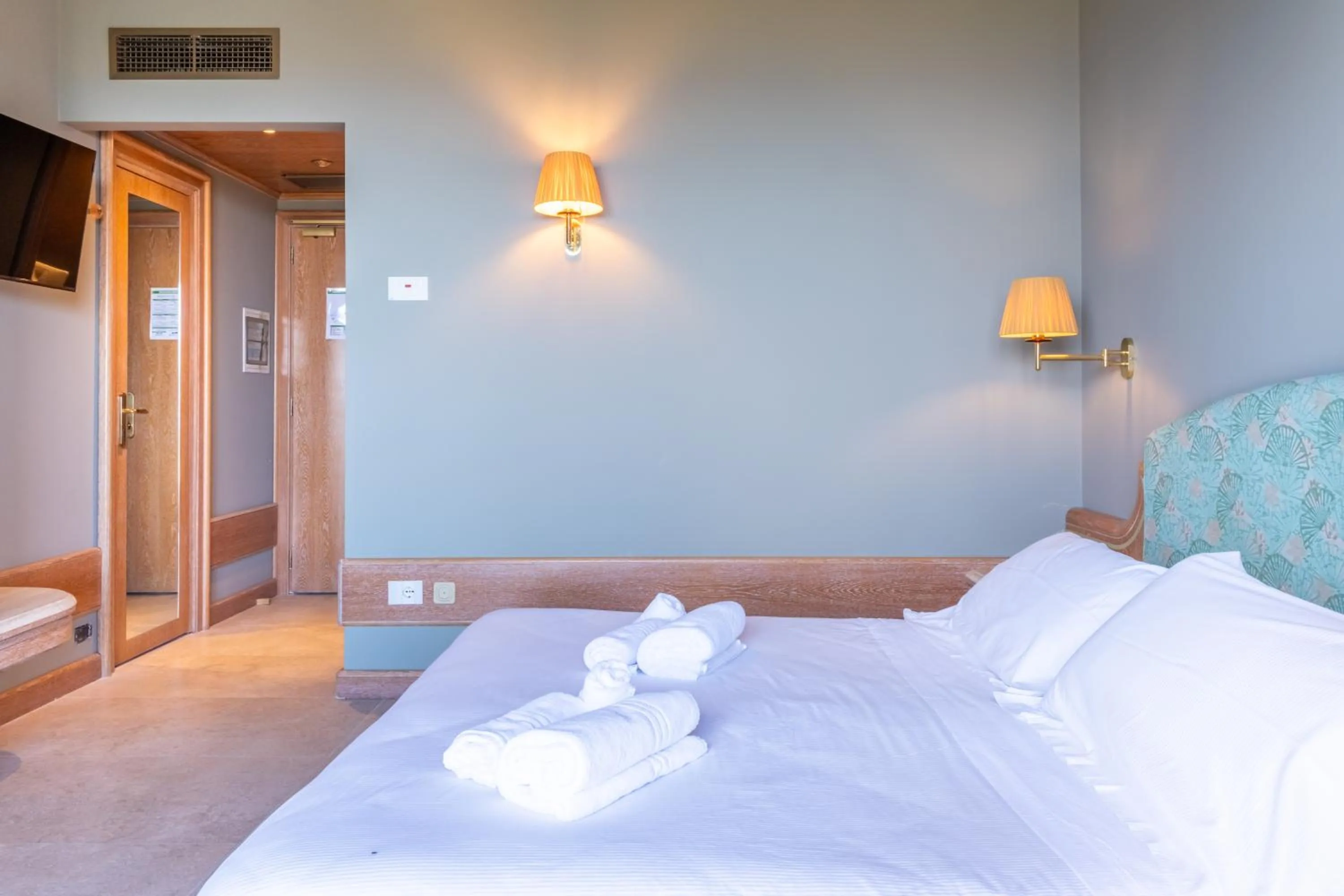Bed in 501 Hotel