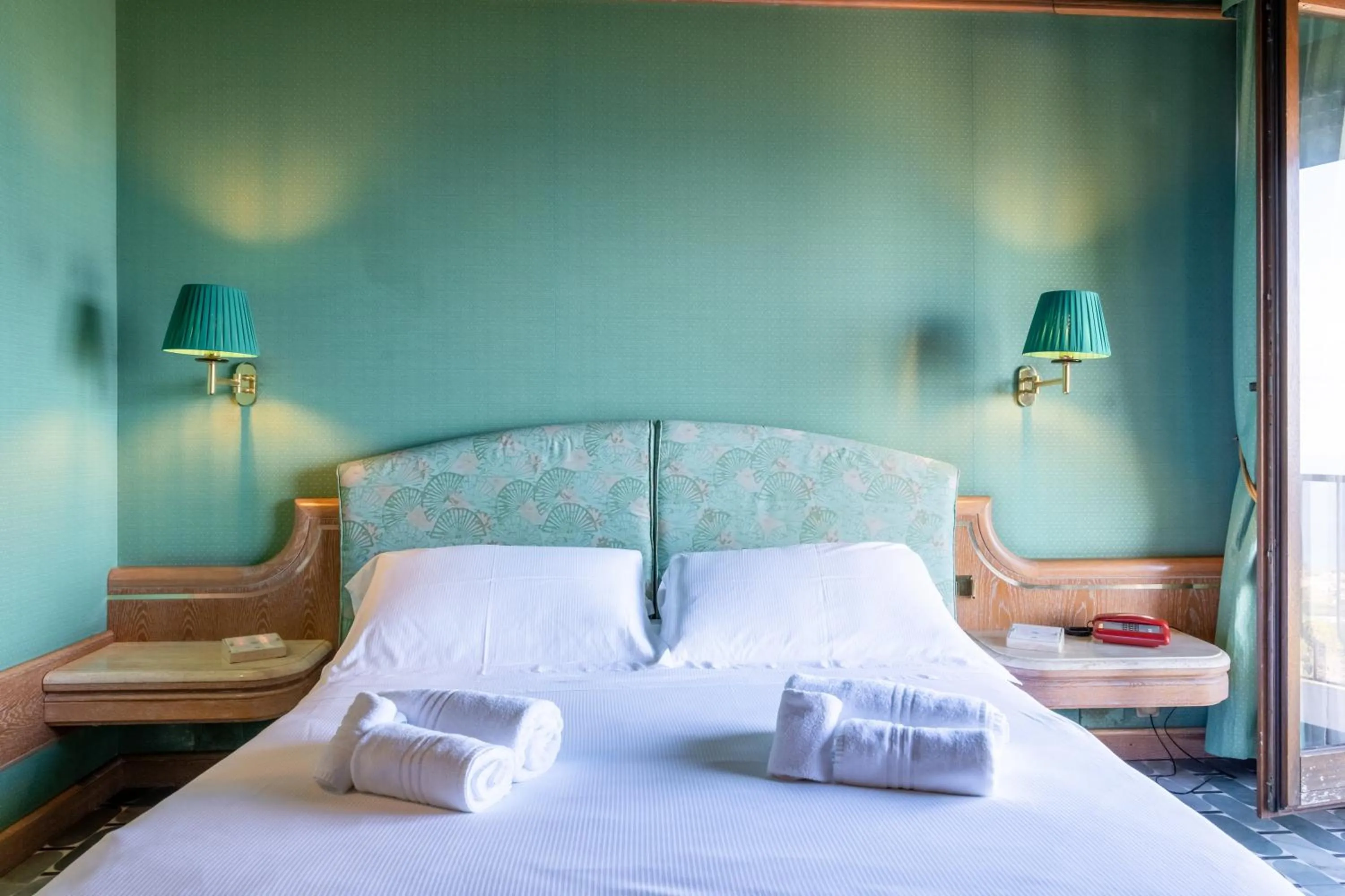 Bed in 501 Hotel