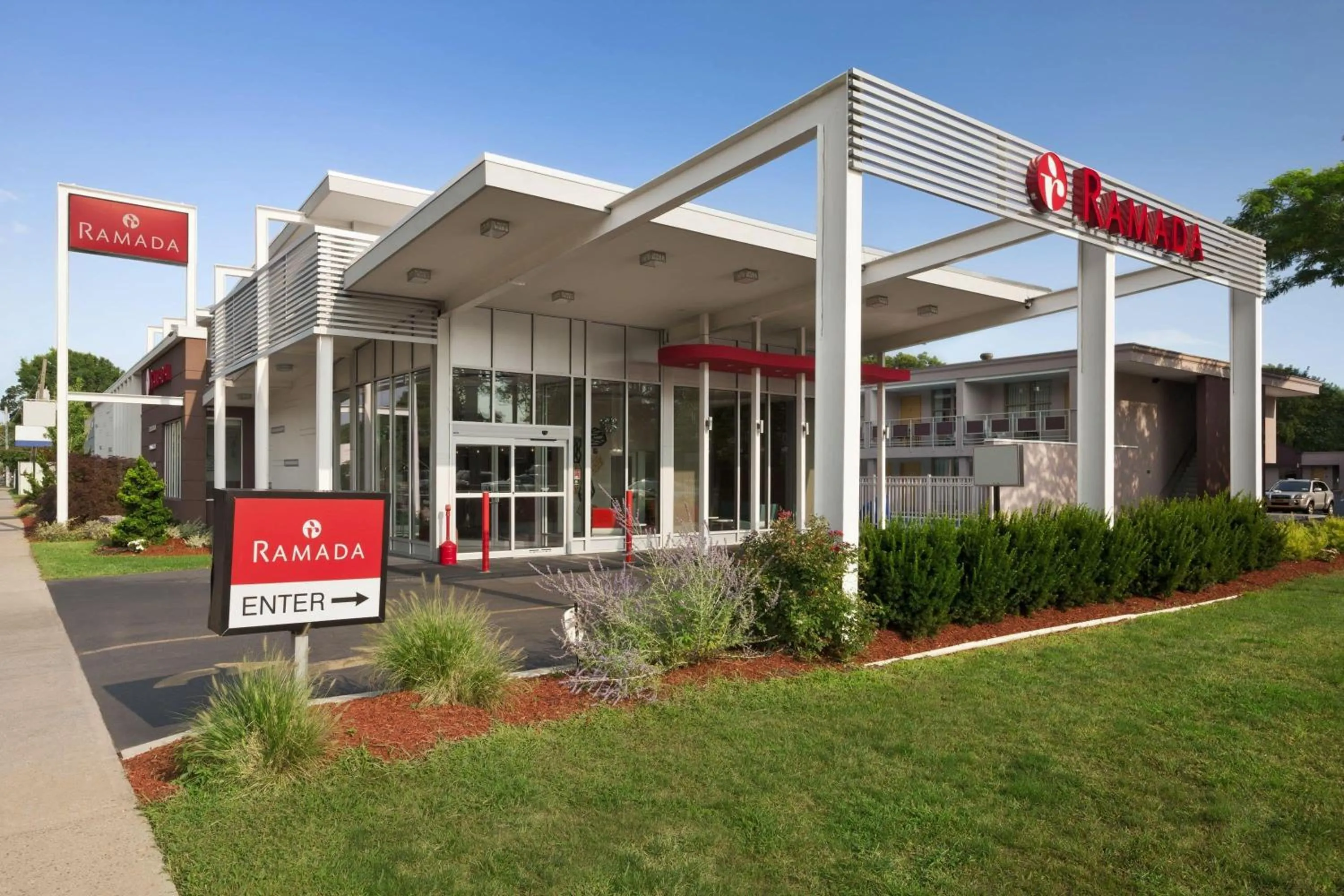 Property building in Ramada by Wyndham Rockville Centre