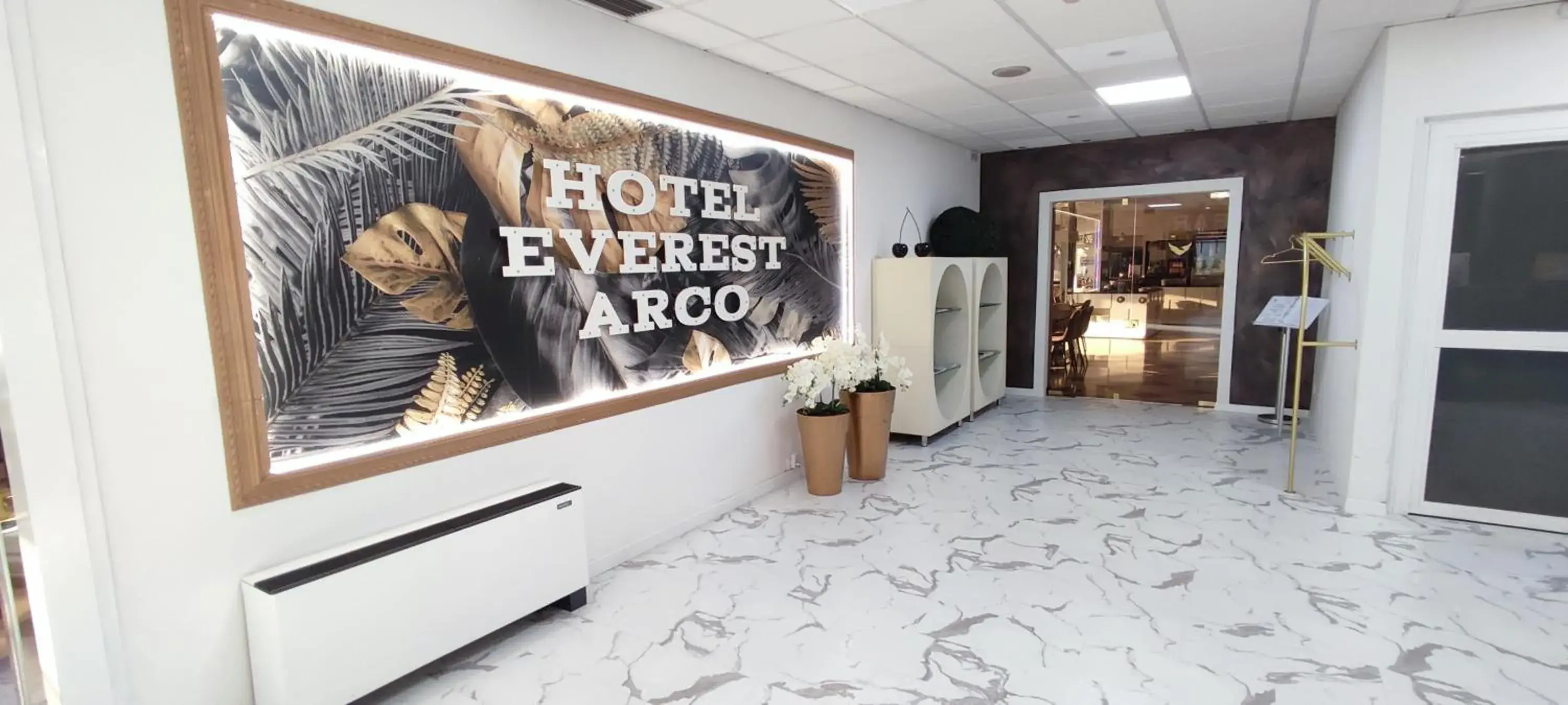 Lobby or reception in Hotel Everest Arco Lobby or reception in Hotel Everest Arco