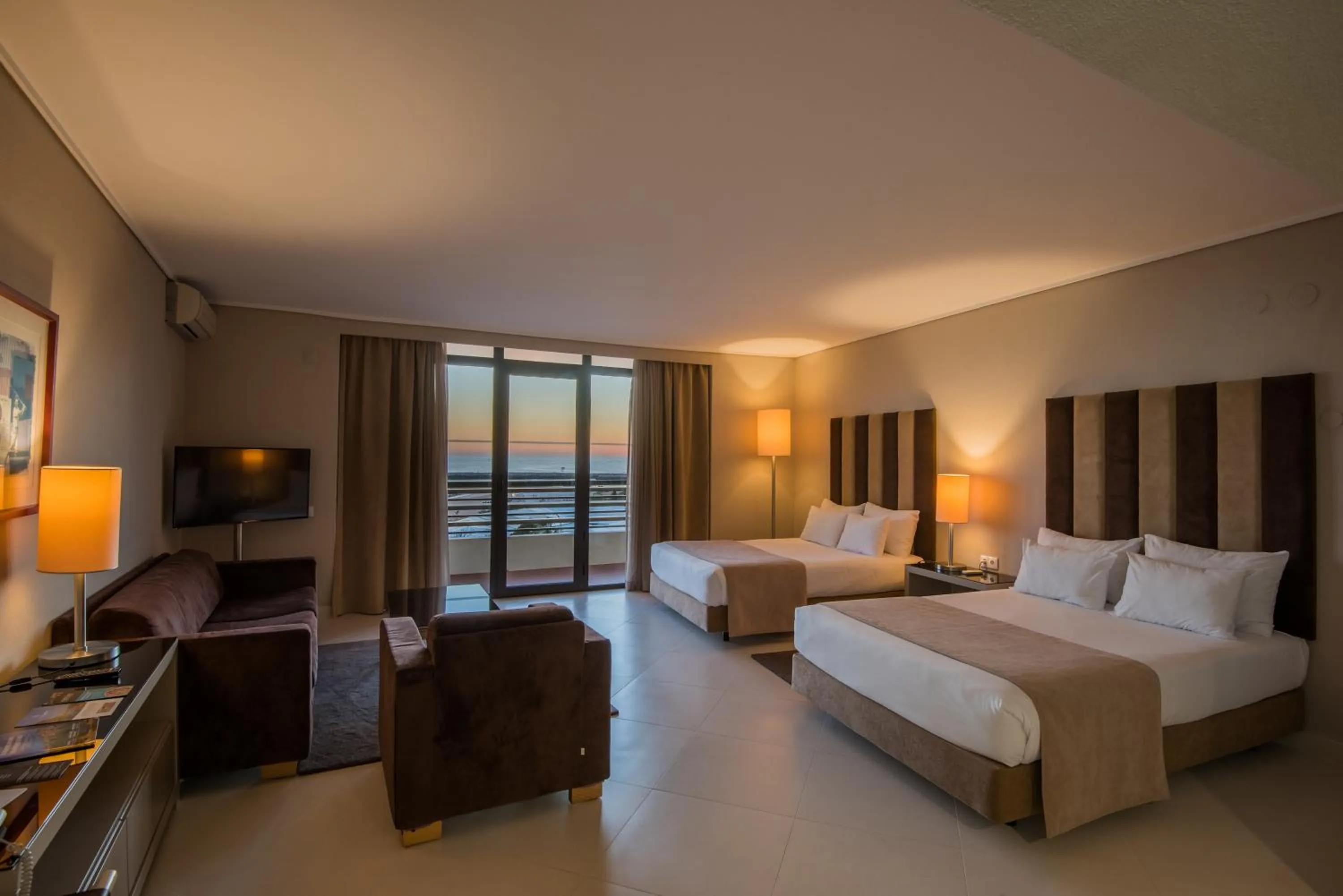 Seating area, Bed in Vila Gale Ampalius