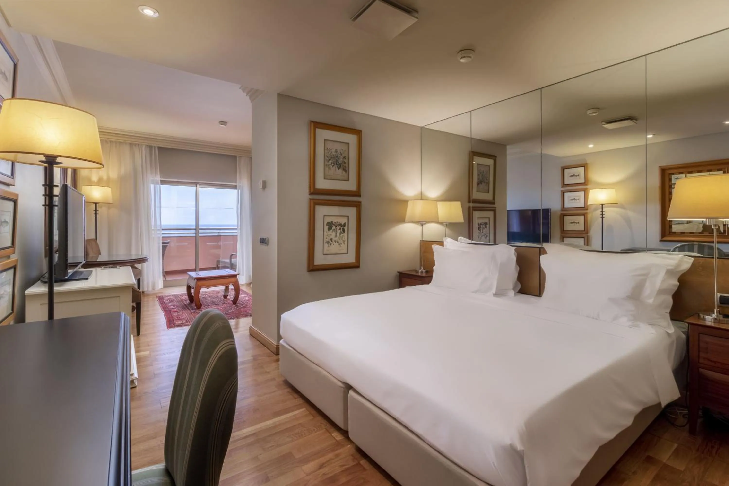 Bedroom, Bed in Royal Savoy - Ocean Resort - Savoy Signature