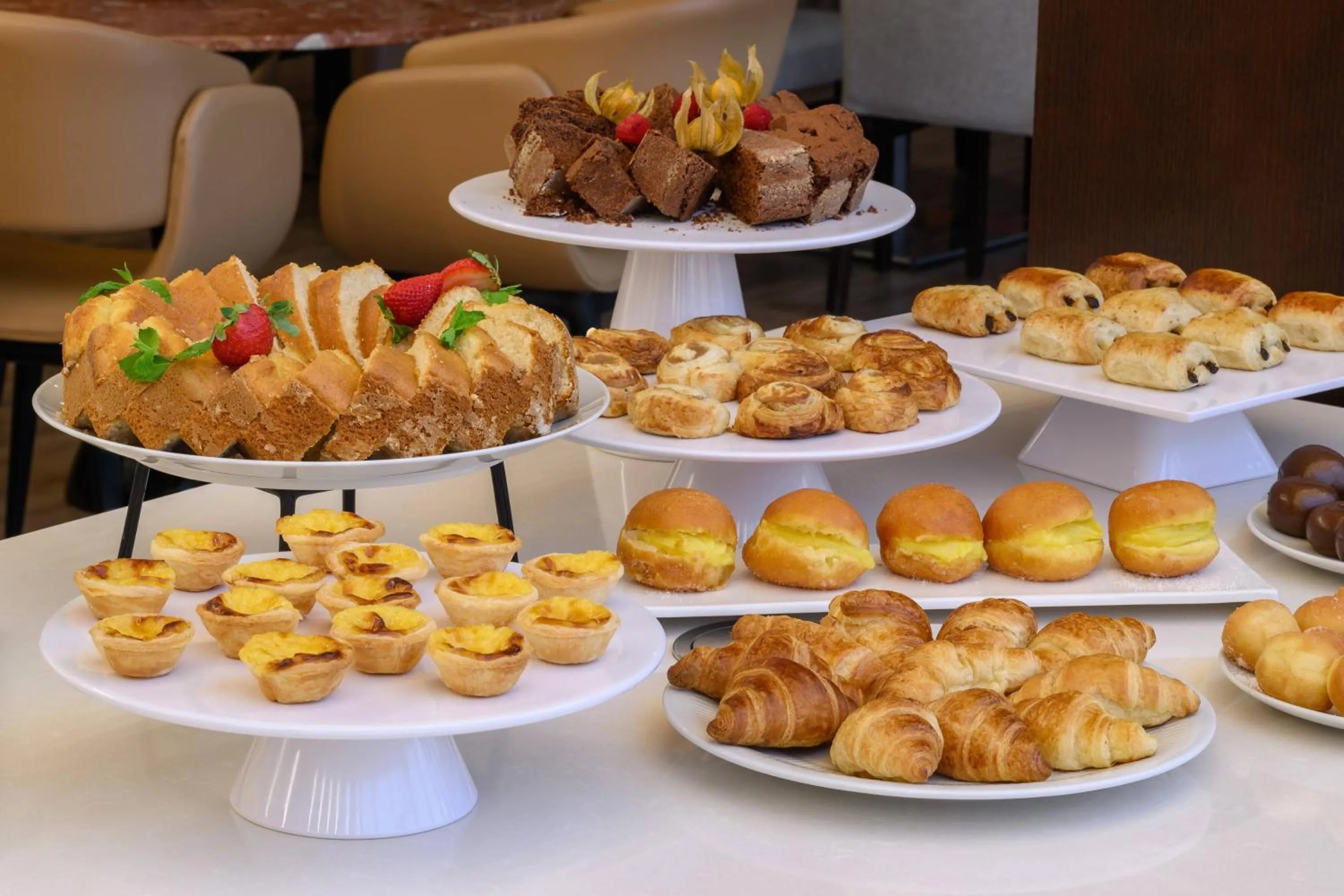 Food and drinks in Hotel Coimbra Aeminium Affiliated by Meliá