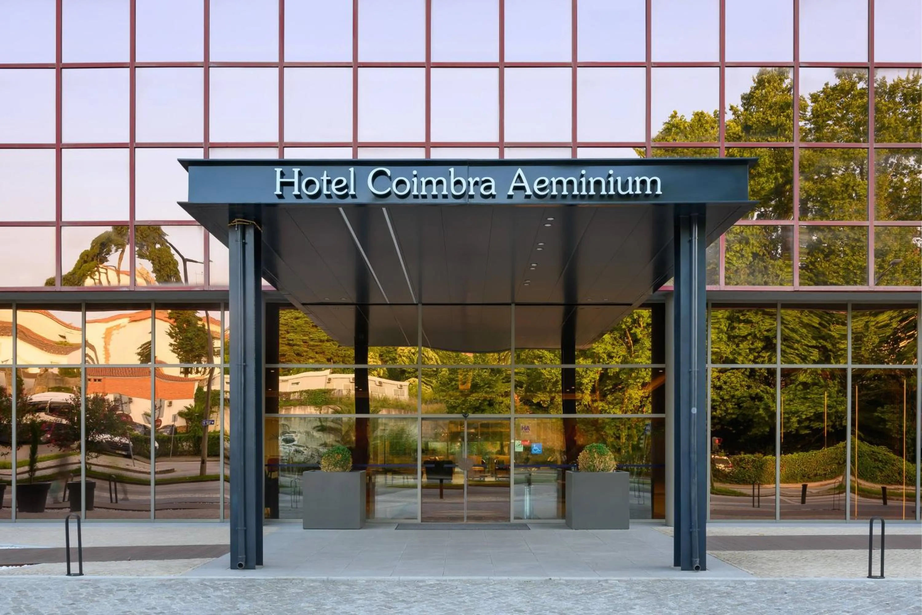 Property building in Hotel Coimbra Aeminium Affiliated by Meliá