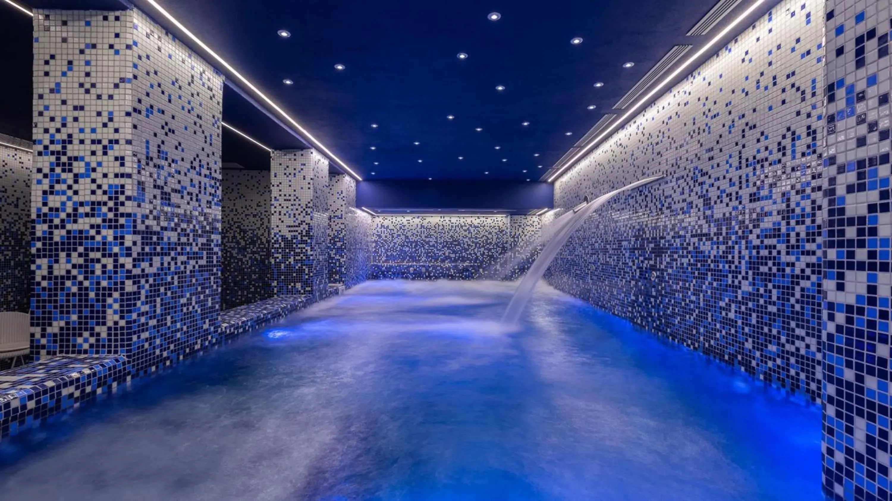 Spa and wellness centre/facilities in Hotel Indigo Albufeira by IHG Spa and wellness centre/facilities in Hotel Indigo Albufeira by IHG