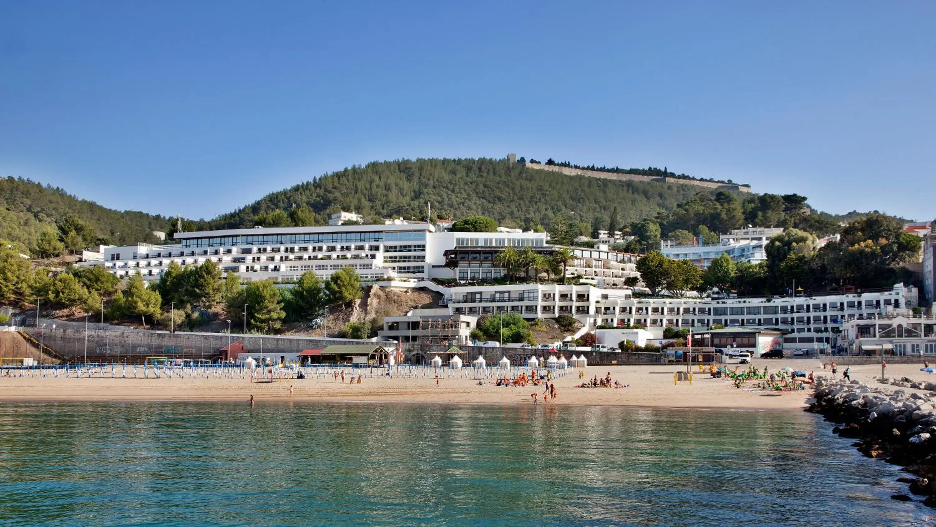 Property building in Hotel do Mar Property building in Hotel do Mar