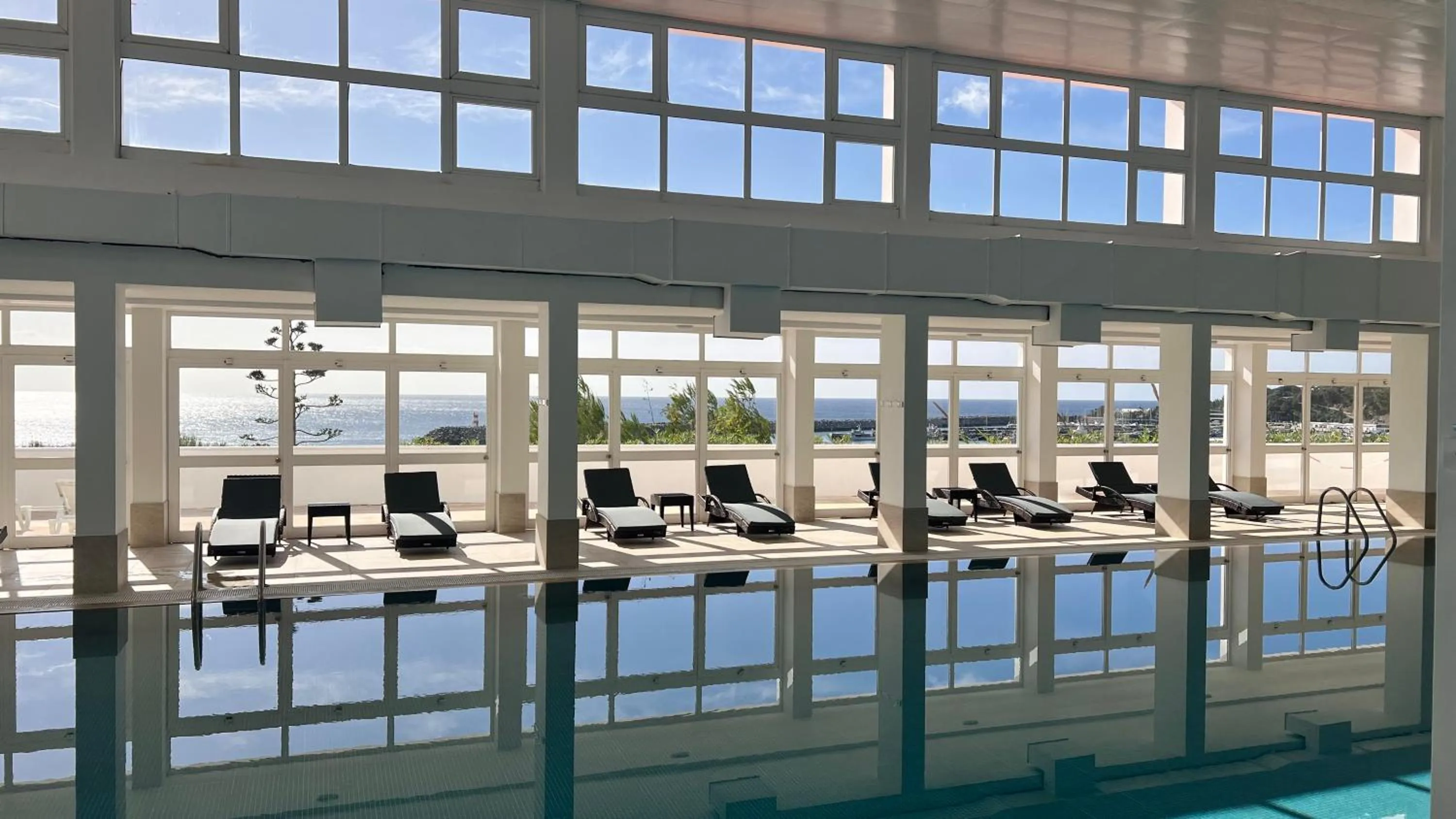 Swimming pool in Hotel do Mar