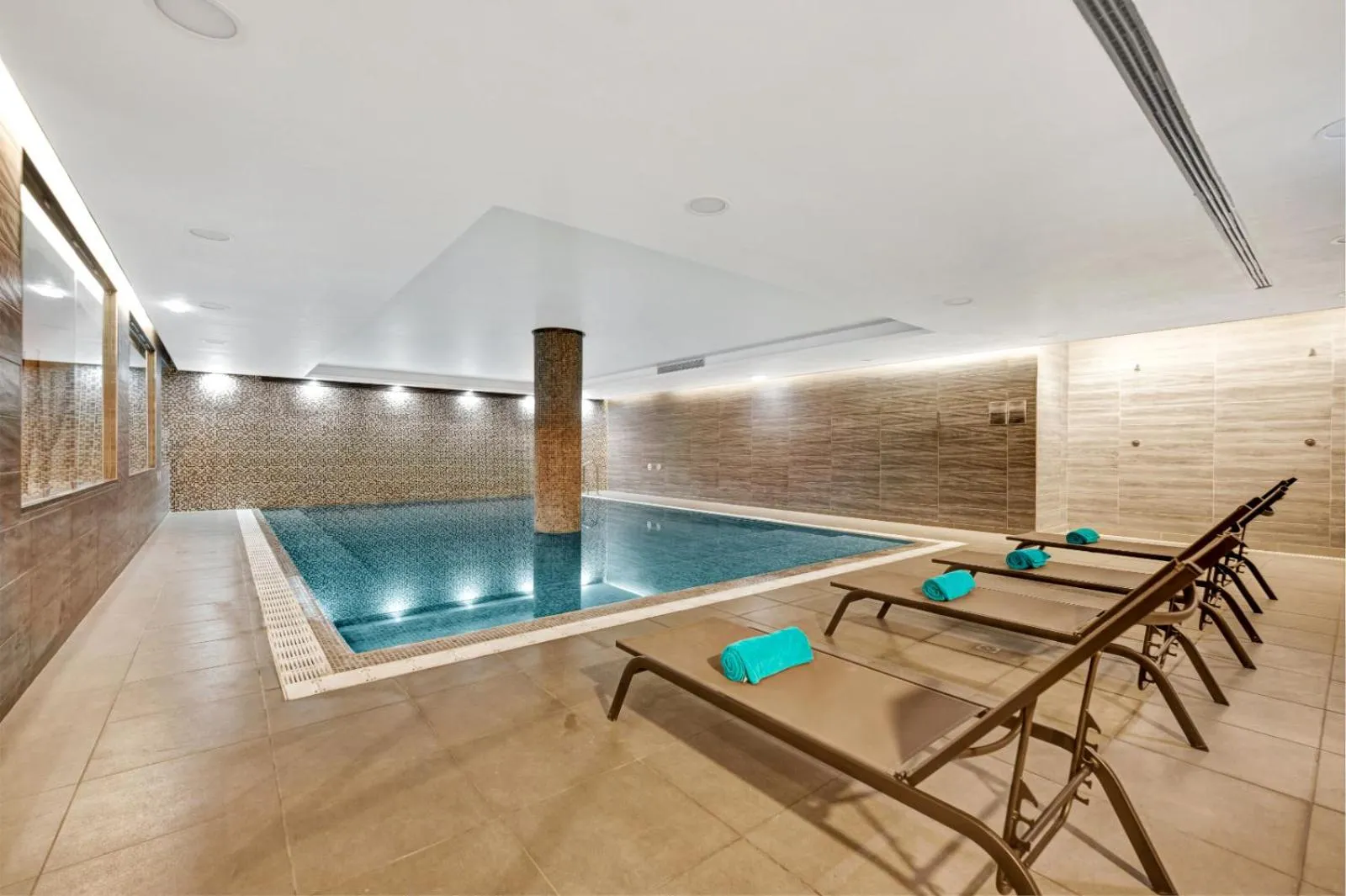 Swimming pool in Hotel Do Caracol