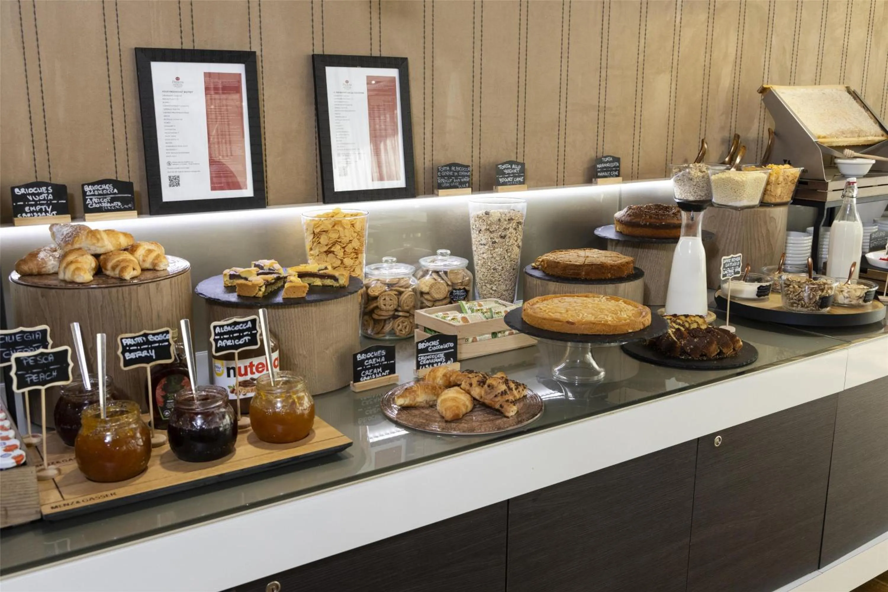 Restaurant/places to eat in Best Western Premier CHC Airport
