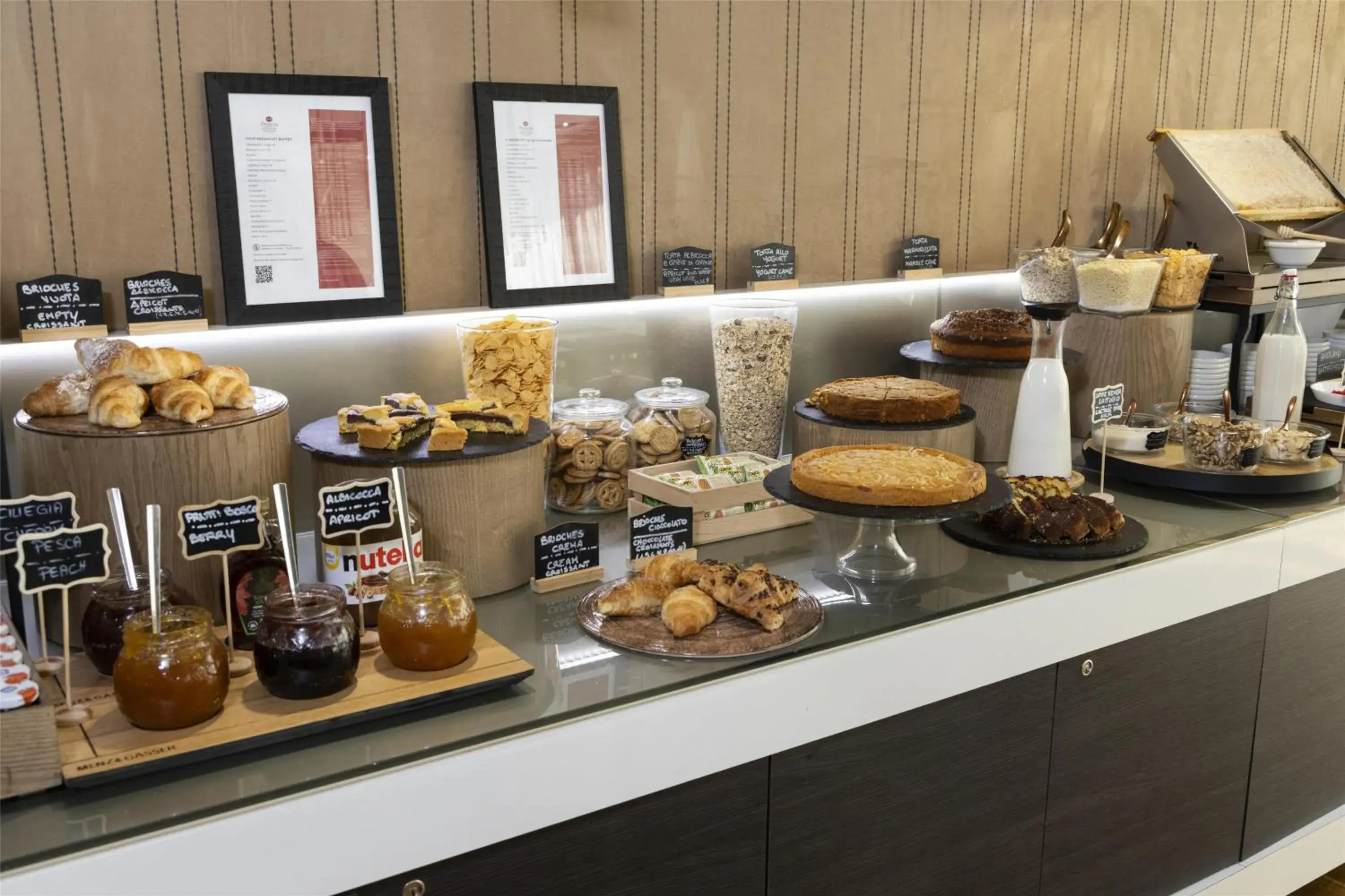Restaurant/places to eat in Best Western Premier CHC Airport Restaurant/places to eat in Best Western Premier CHC Airport