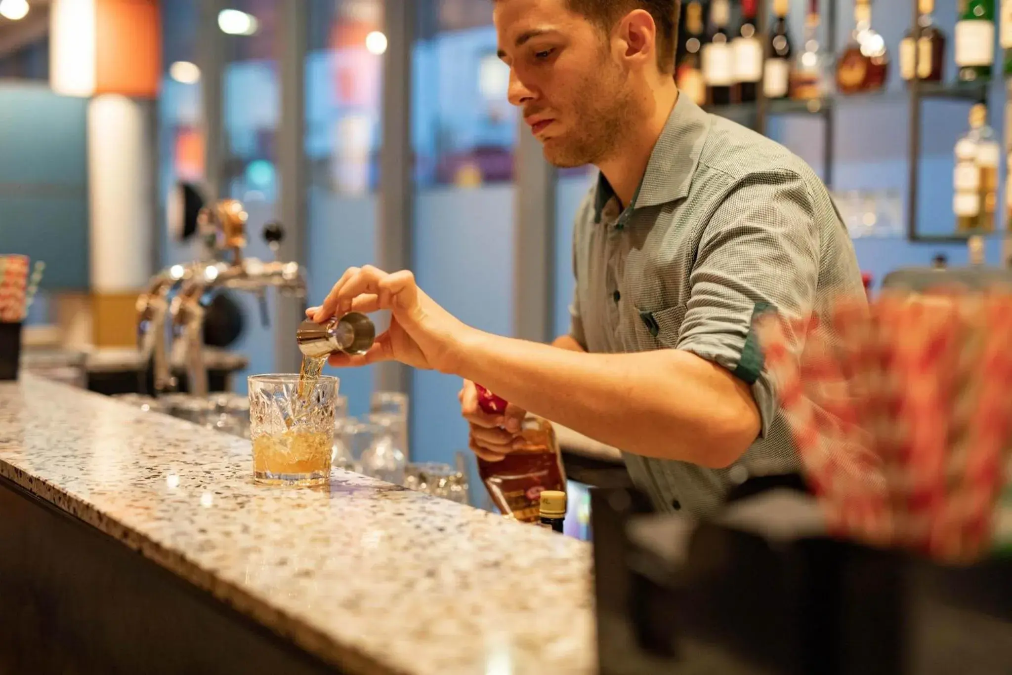 Lounge or bar in Holiday Inn London - Whitechapel by IHG Lounge or bar in Holiday Inn London - Whitechapel by IHG