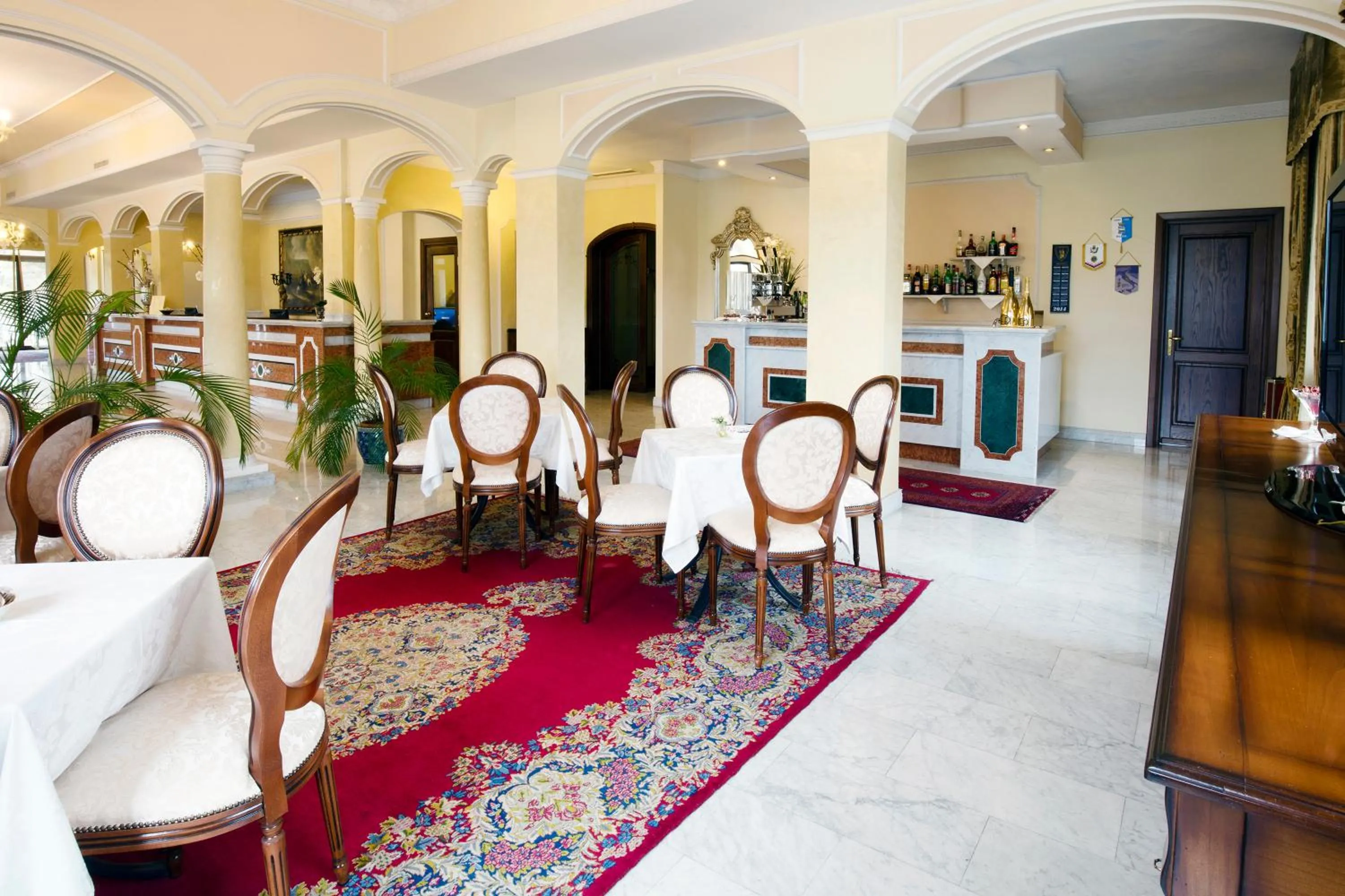 Lounge or bar in Grand Hotel President