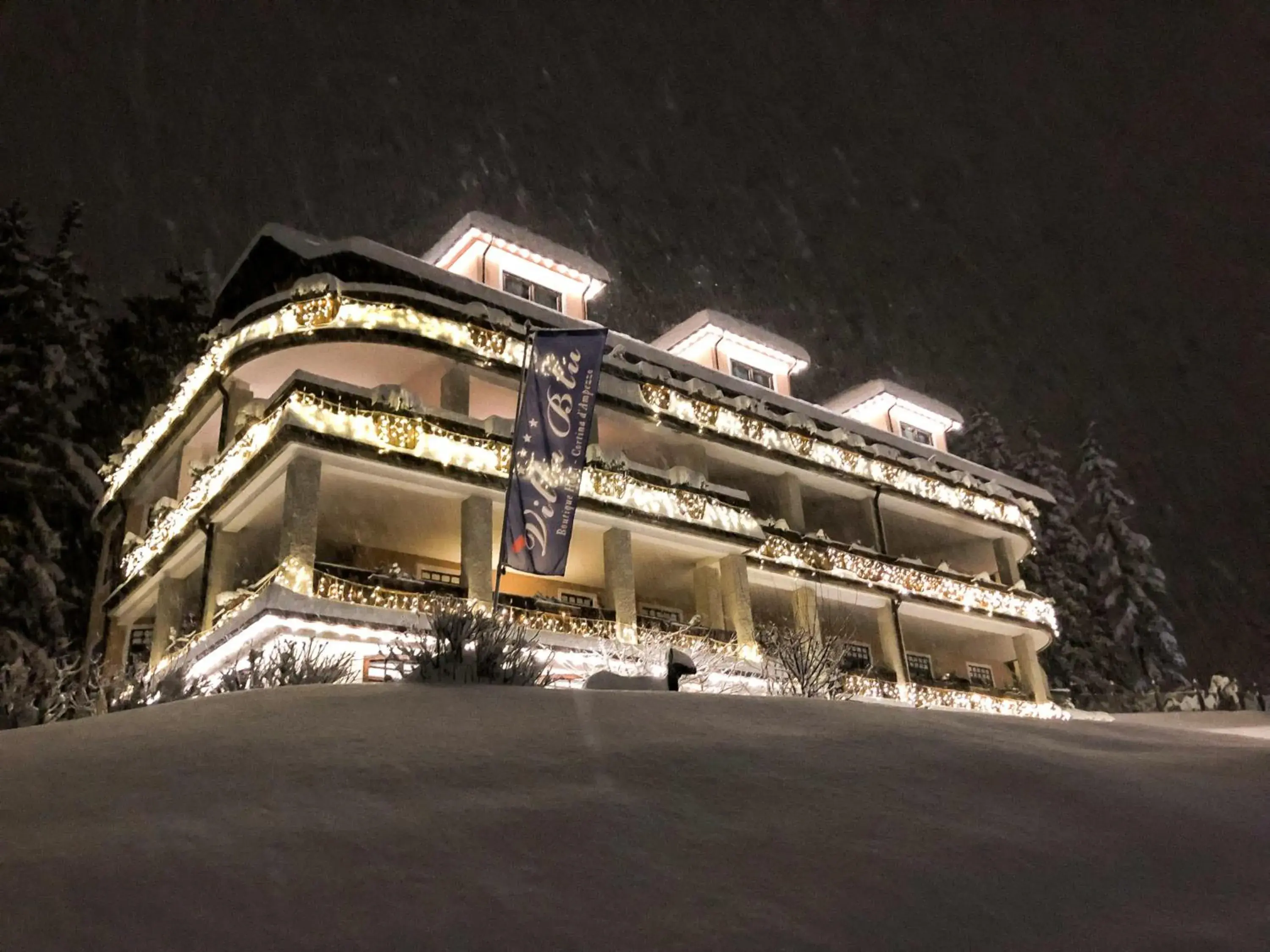 Property building in Boutique Hotel Villa Blu Cortina D'Ampezzo Property building in Boutique Hotel Villa Blu Cortina D'Ampezzo