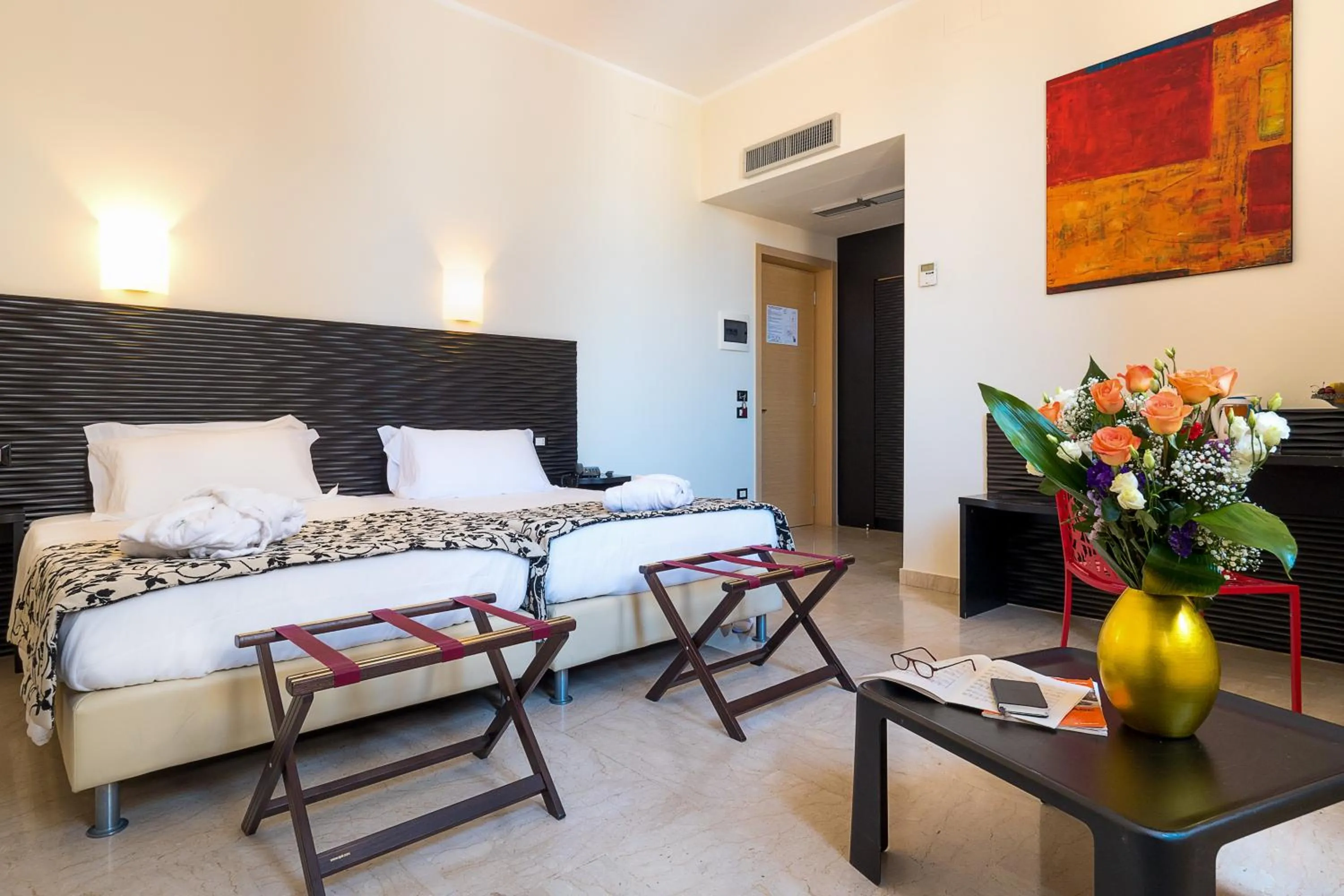 Photo of the whole room, Bed in Hotel Garibaldi