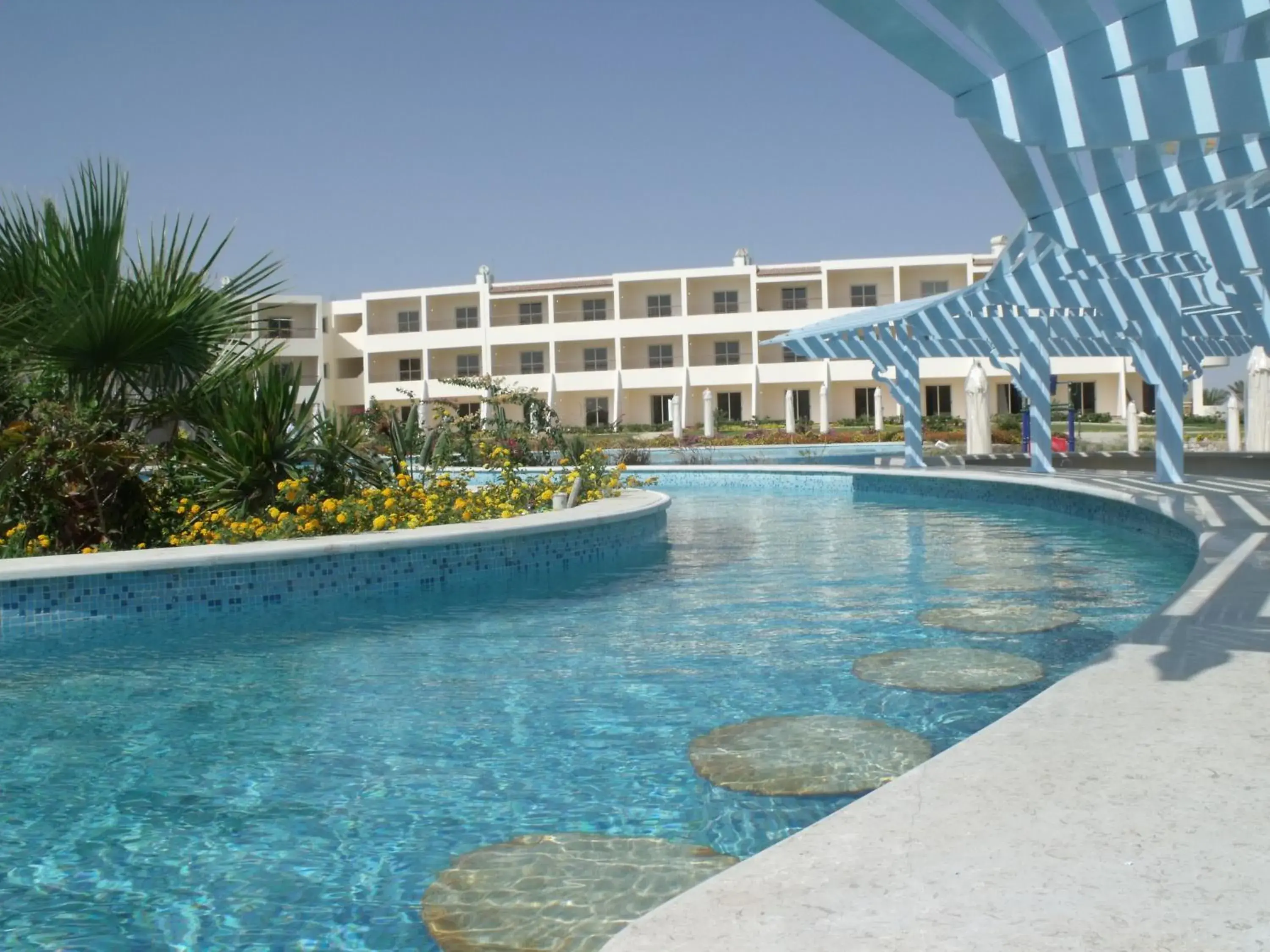 Swimming pool in Royal Brayka Beach Resort Swimming pool in Royal Brayka Beach Resort
