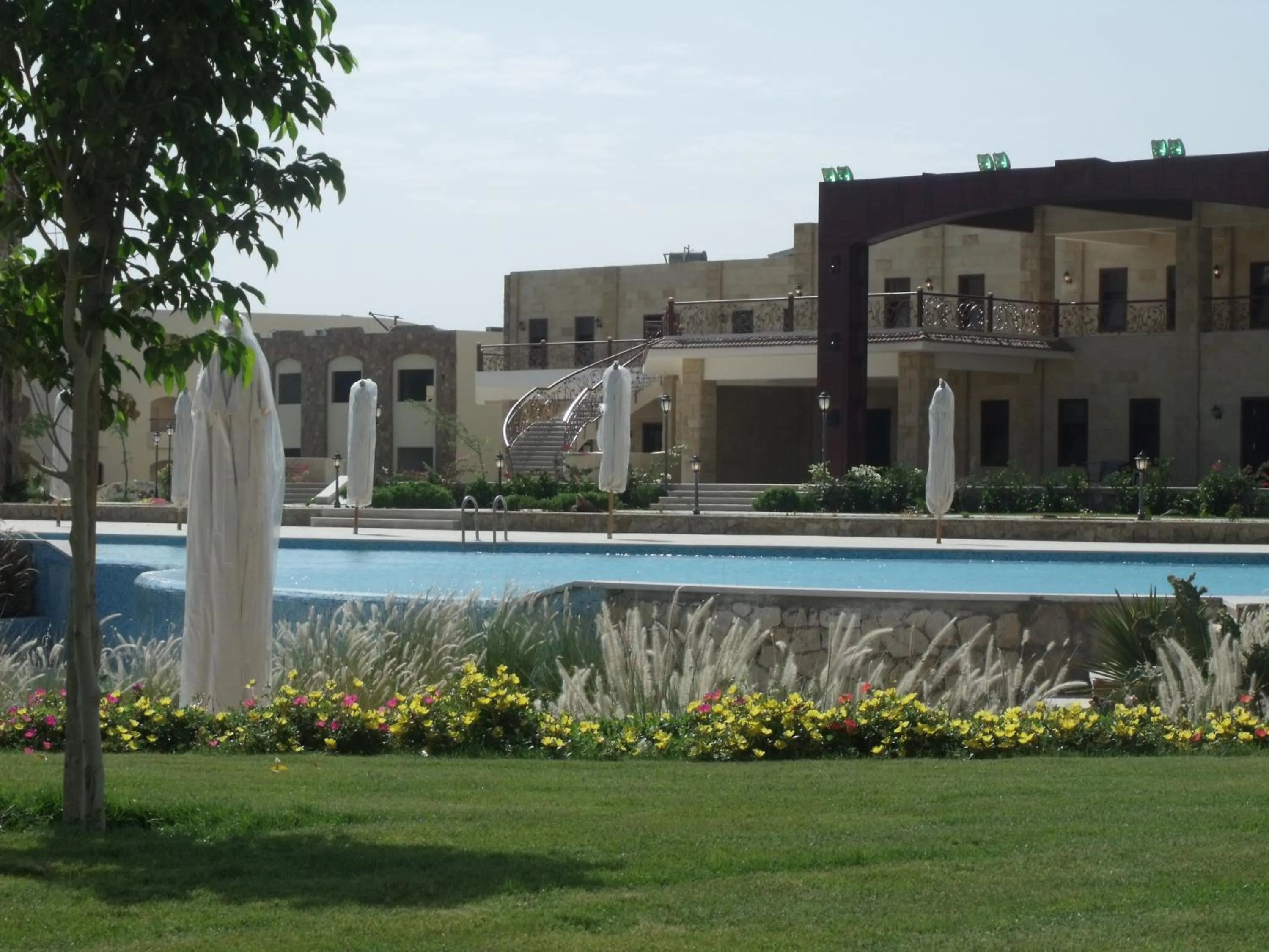 Swimming pool in Royal Brayka Beach Resort