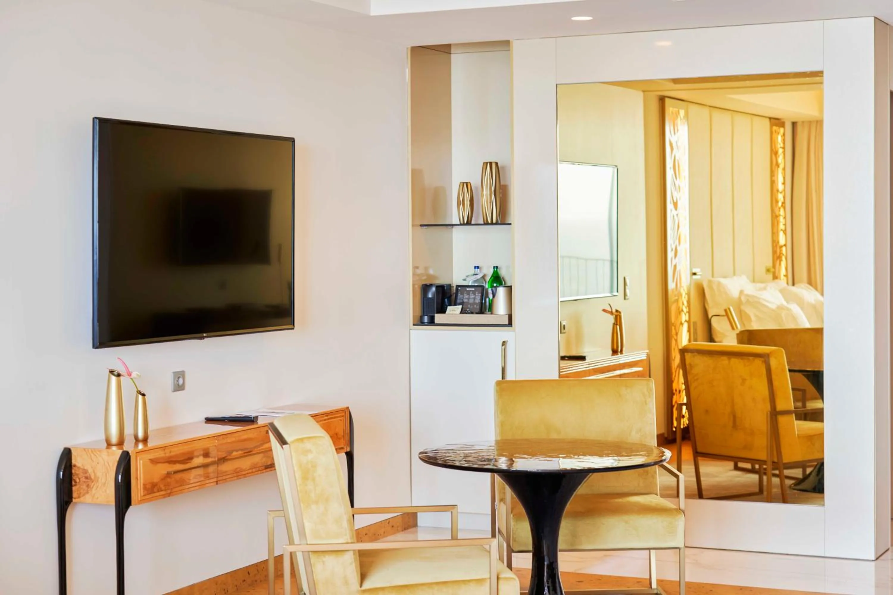 Living room in Savoy Palace - The Leading Hotels of the World - Savoy Signature