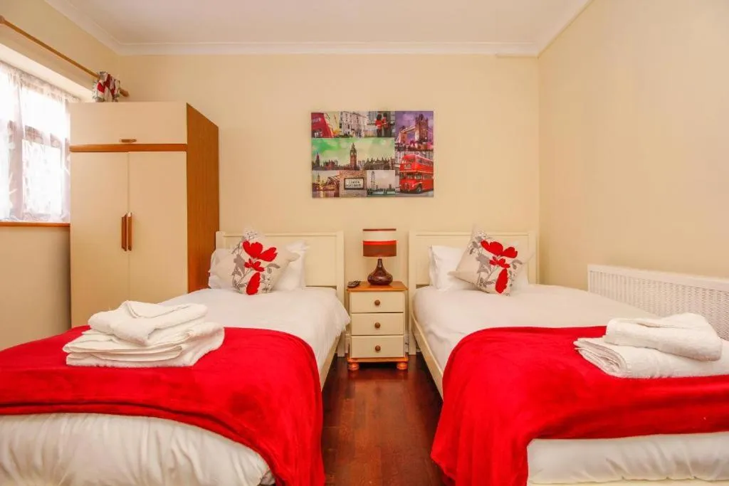 Twin Room with Bathroom in Harris Guest Accommodation