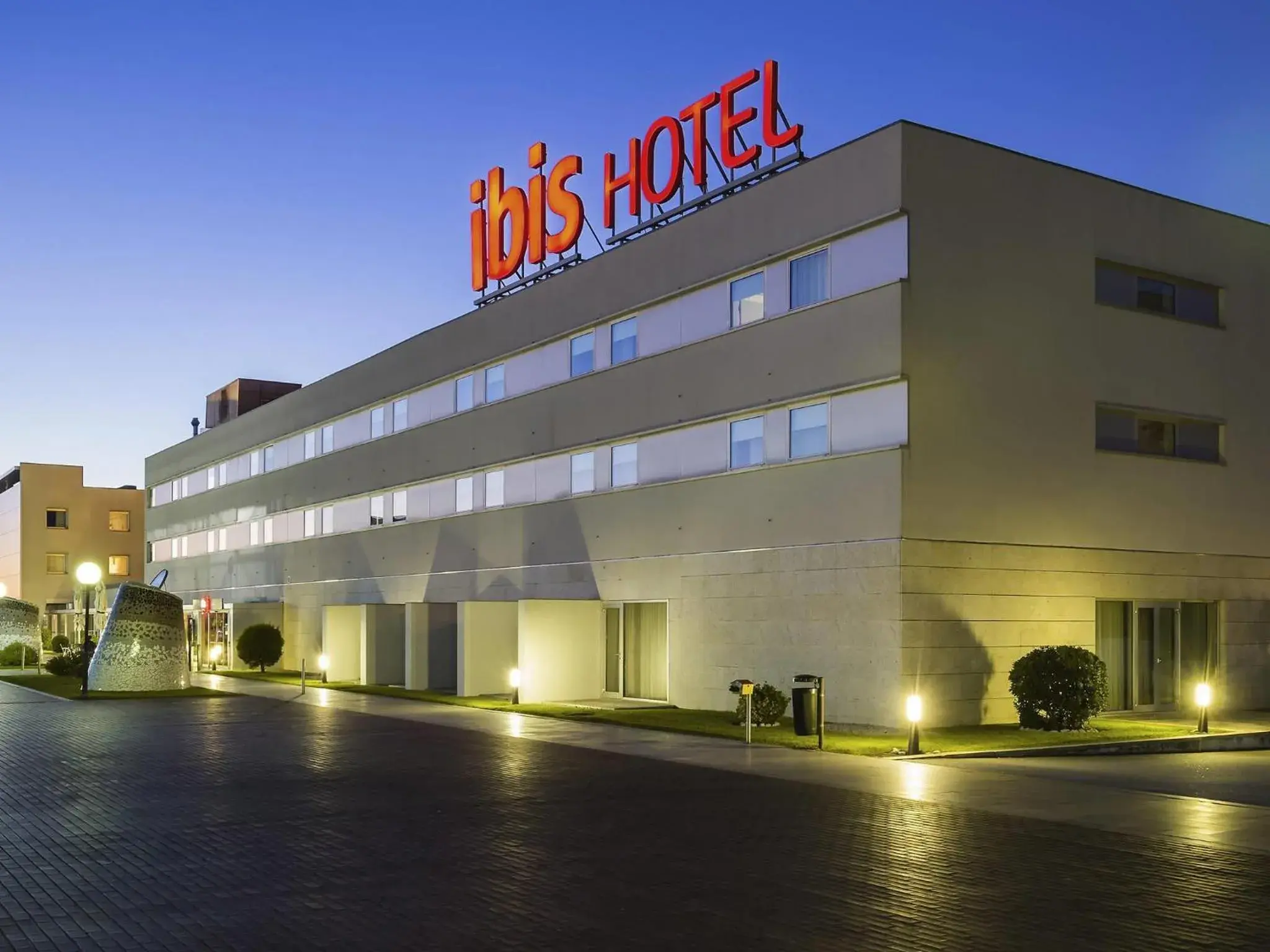 Property building in Hotel ibis Porto Sao Joao Property building in Hotel ibis Porto Sao Joao