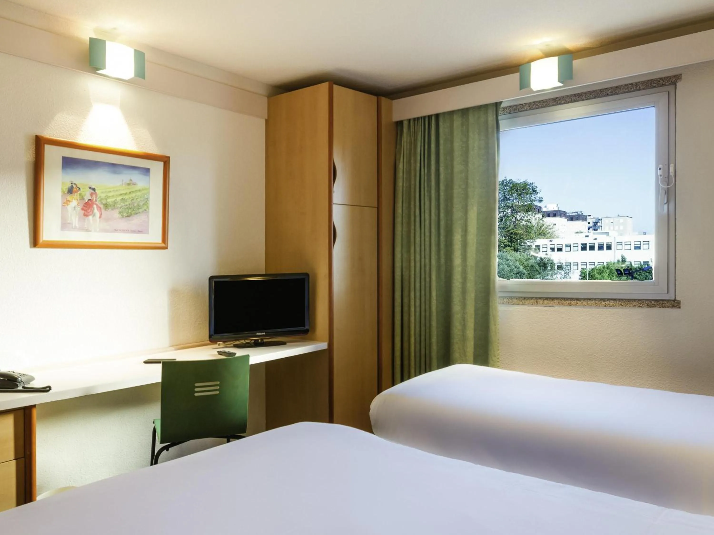 Bedroom, Bed in Hotel ibis Porto Sao Joao