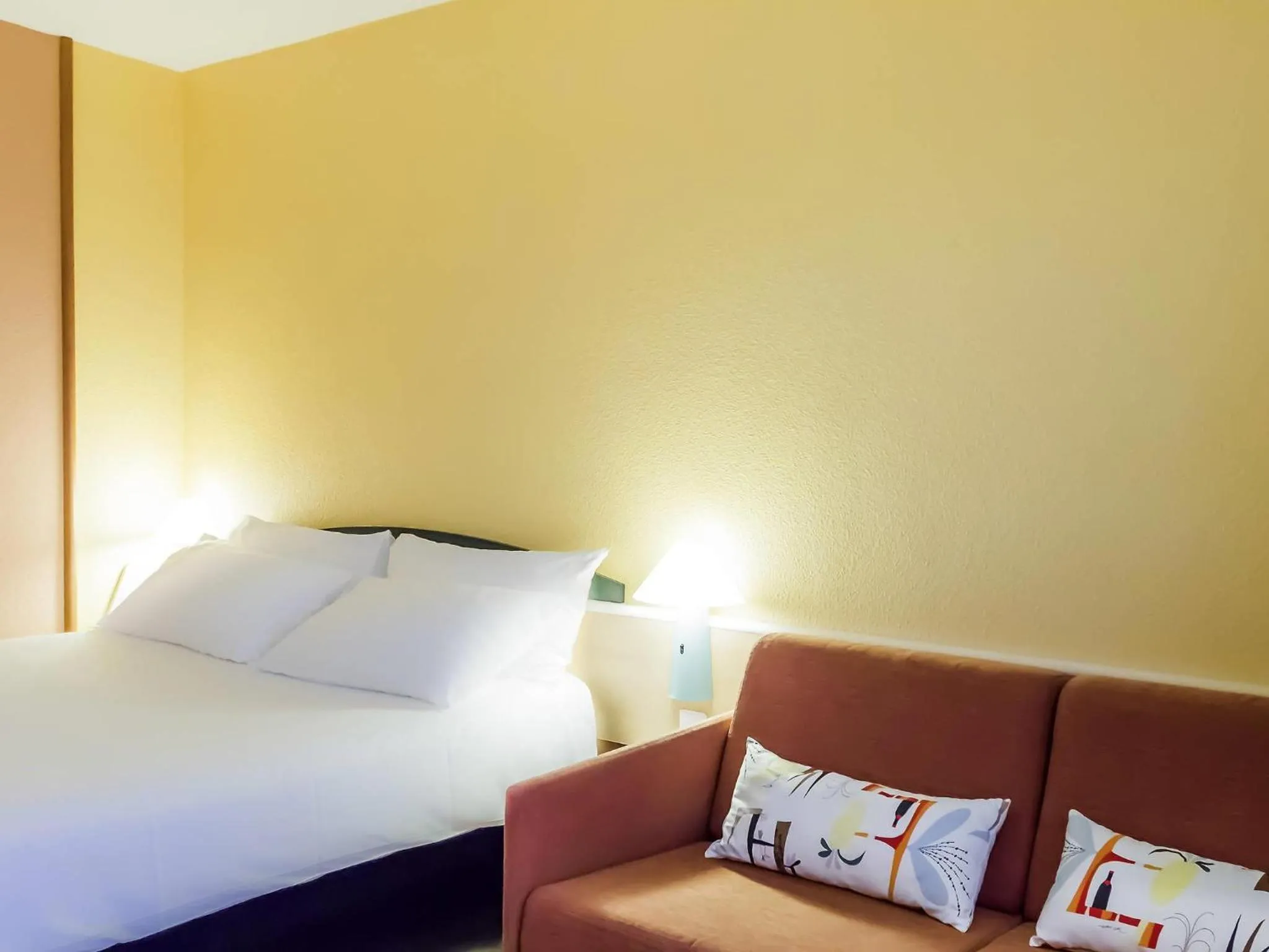 Bedroom, Bed in Hotel ibis Porto Sao Joao