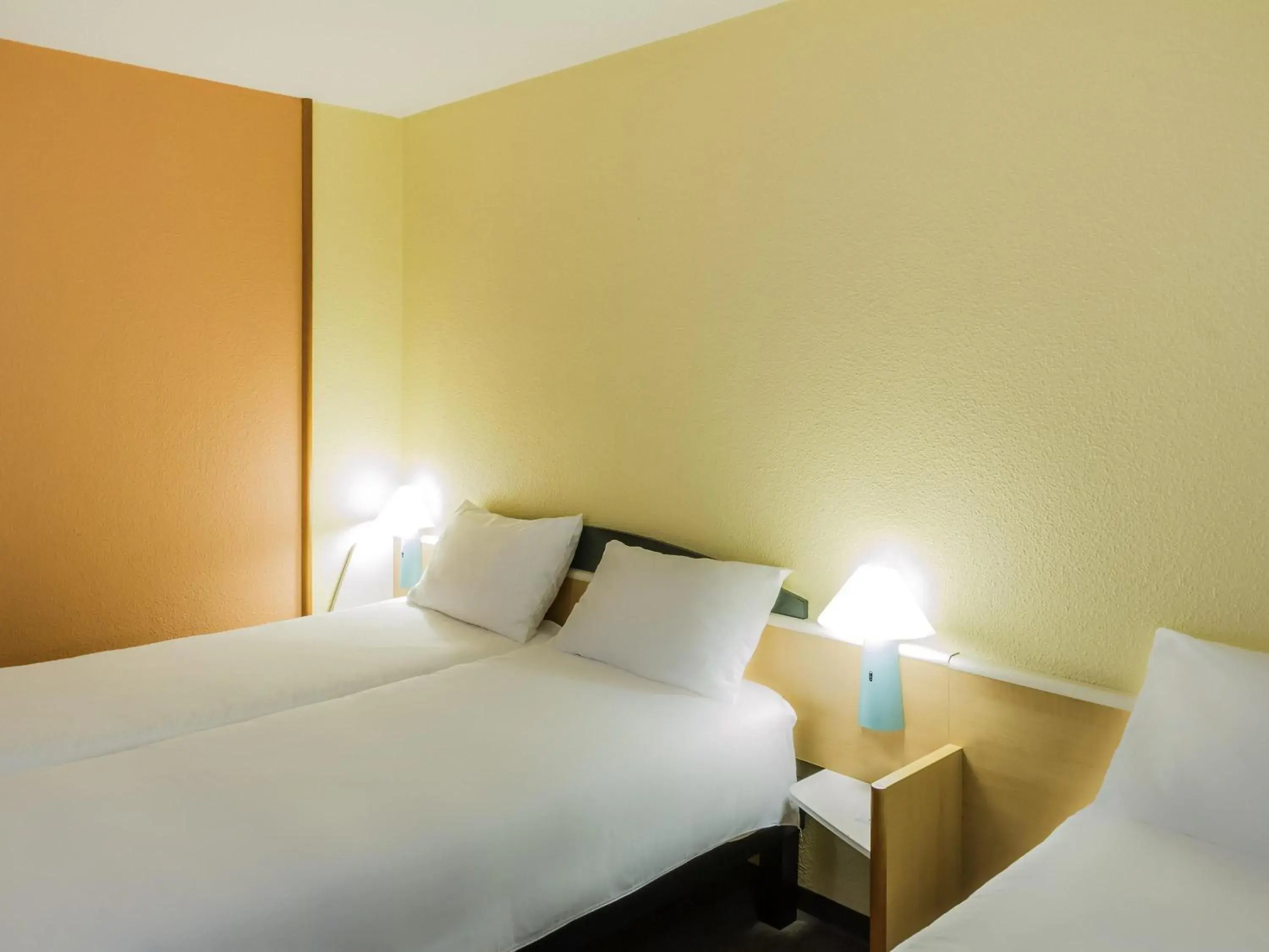 Bedroom, Bed in Hotel ibis Porto Sao Joao Bedroom, Bed in Hotel ibis Porto Sao Joao