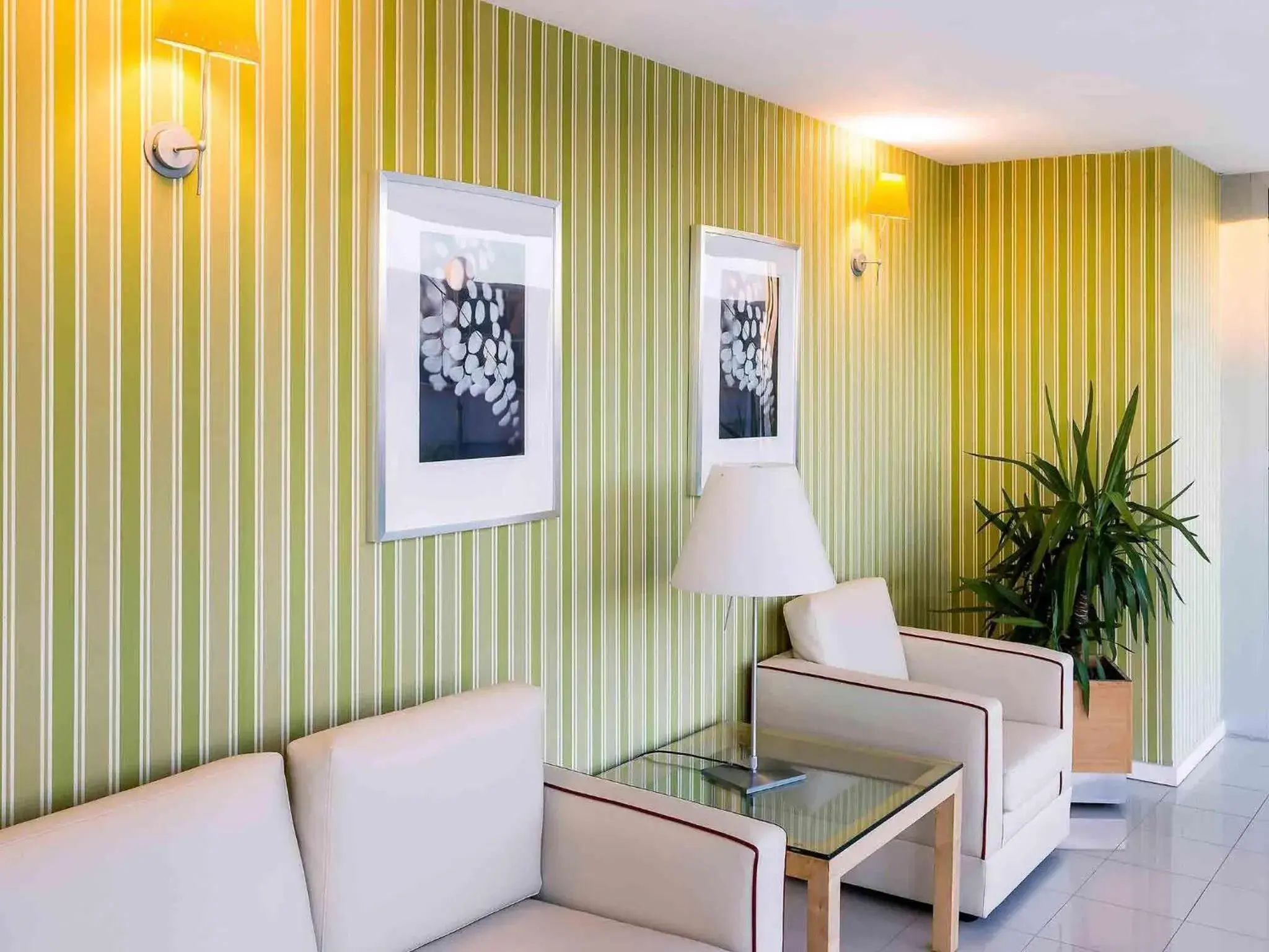 Property building in Hotel ibis Porto Sao Joao Property building in Hotel ibis Porto Sao Joao