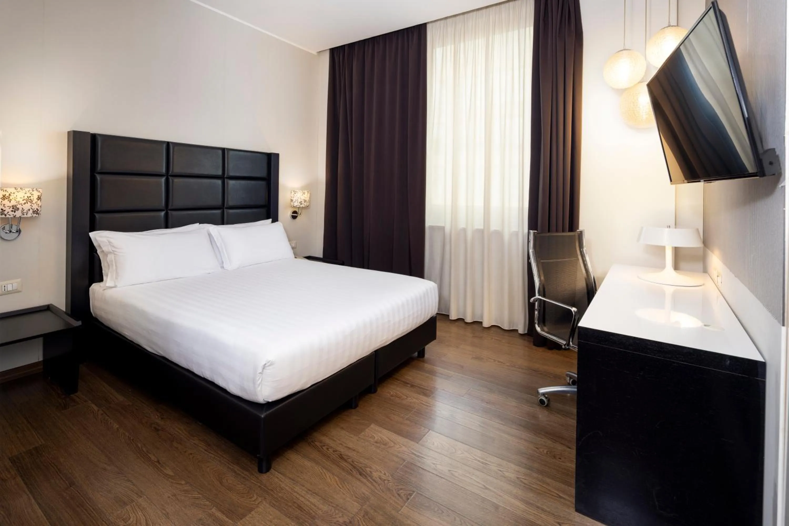 Bedroom, Bed in Holiday Inn Genoa City by IHG